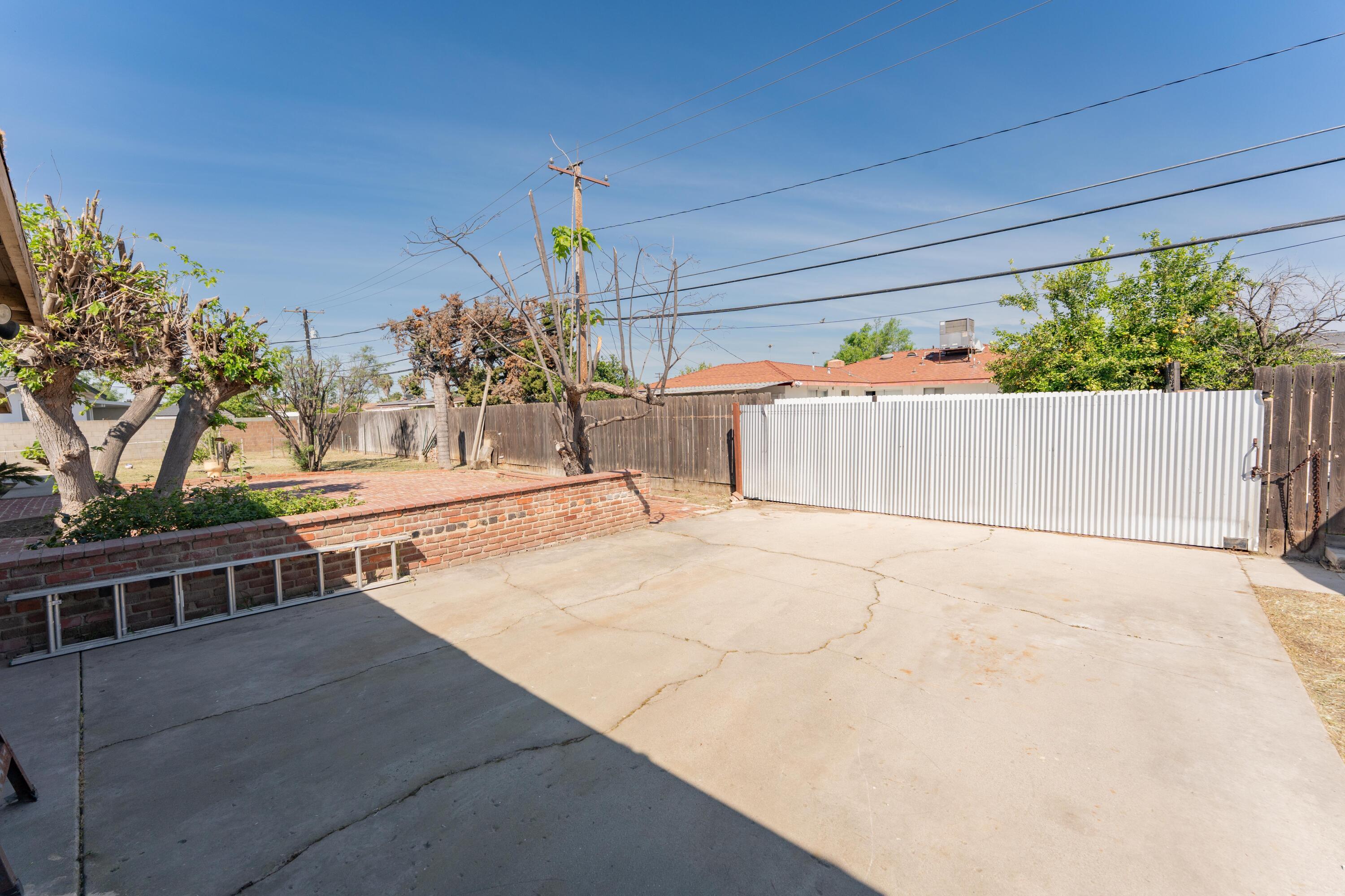 1817 8th Ave, Delano, CA 93215