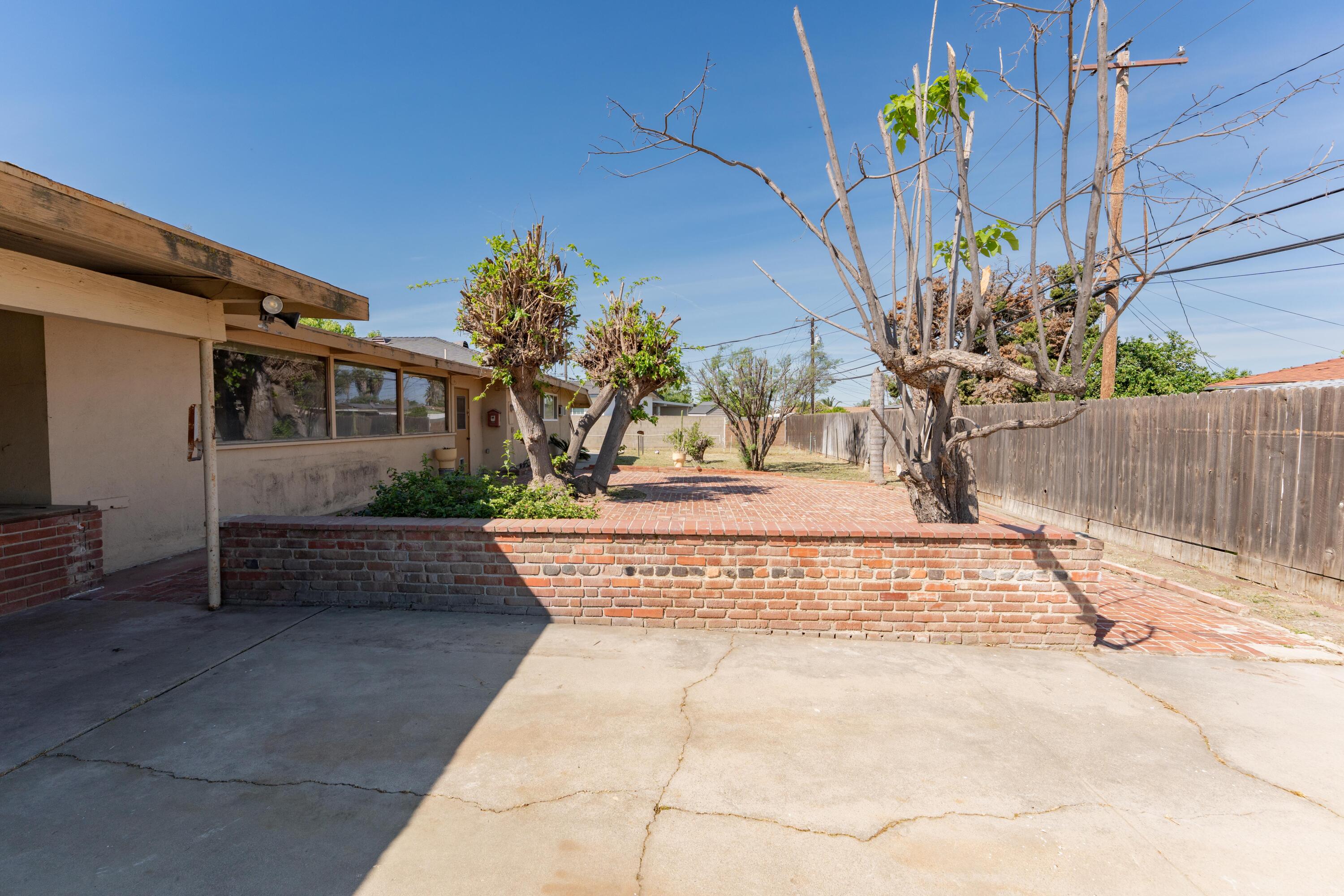 1817 8th Ave, Delano, CA 93215