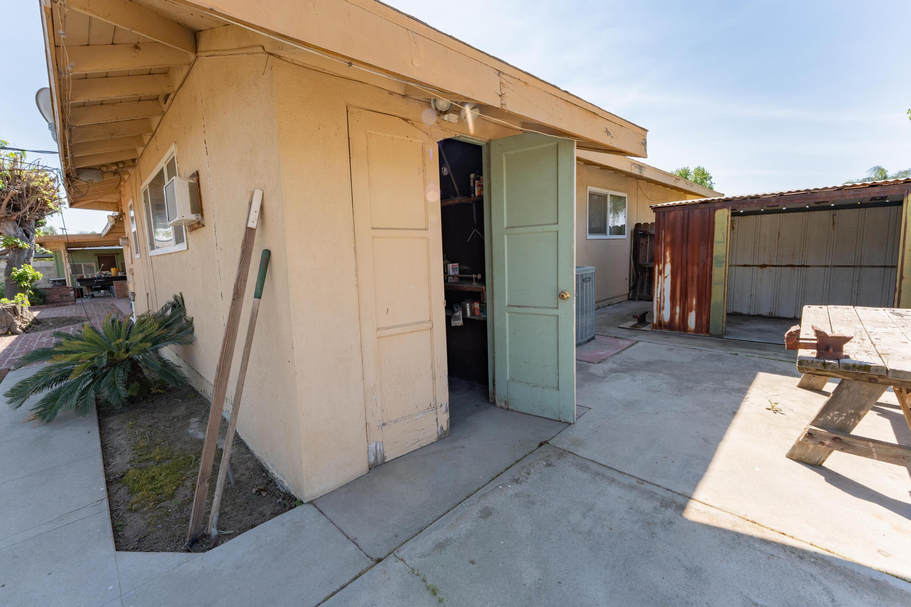 1817 8th Ave, Delano, CA 93215