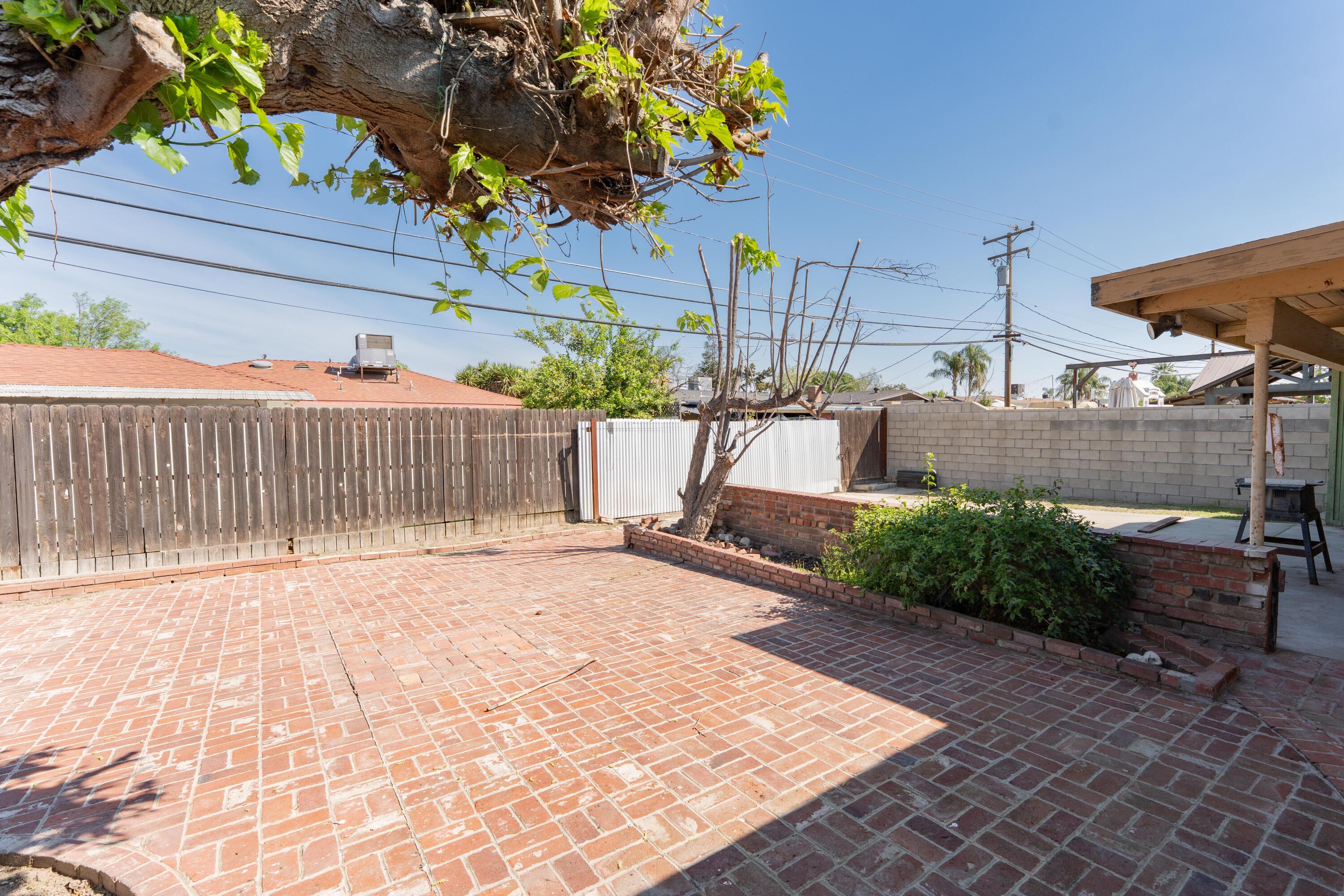 1817 8th Ave, Delano, CA 93215