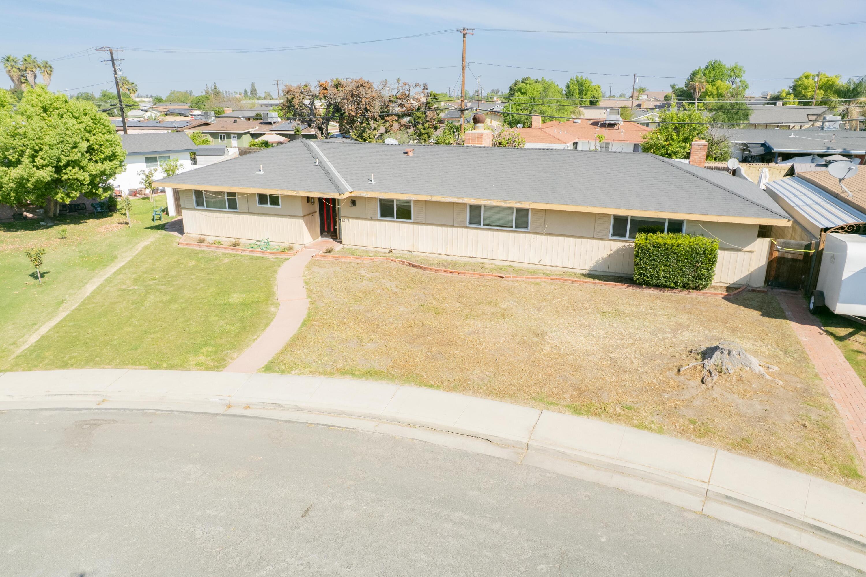 1817 8th Ave, Delano, CA 93215