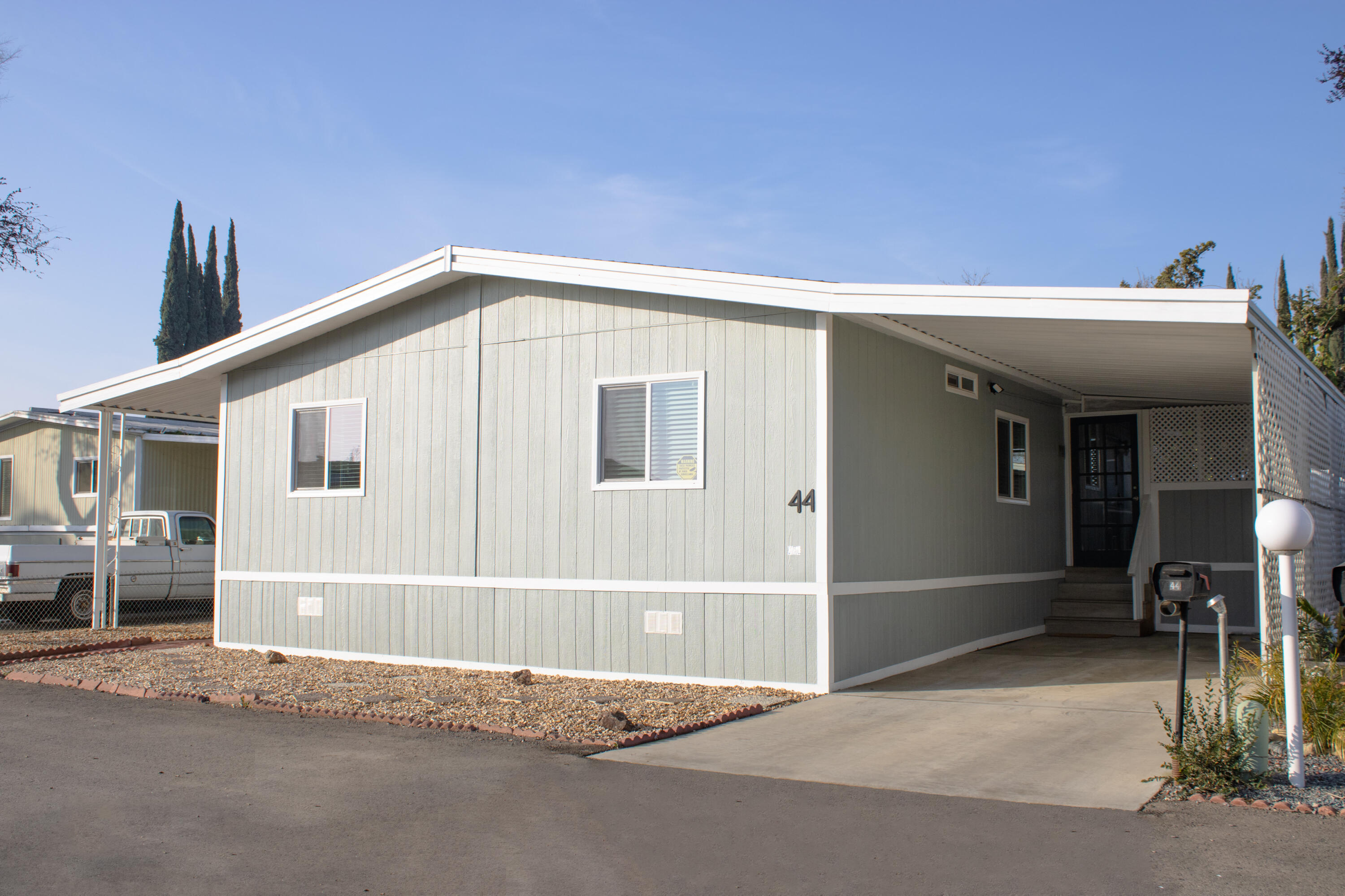 415 N Akers St, Visalia, CA 93291