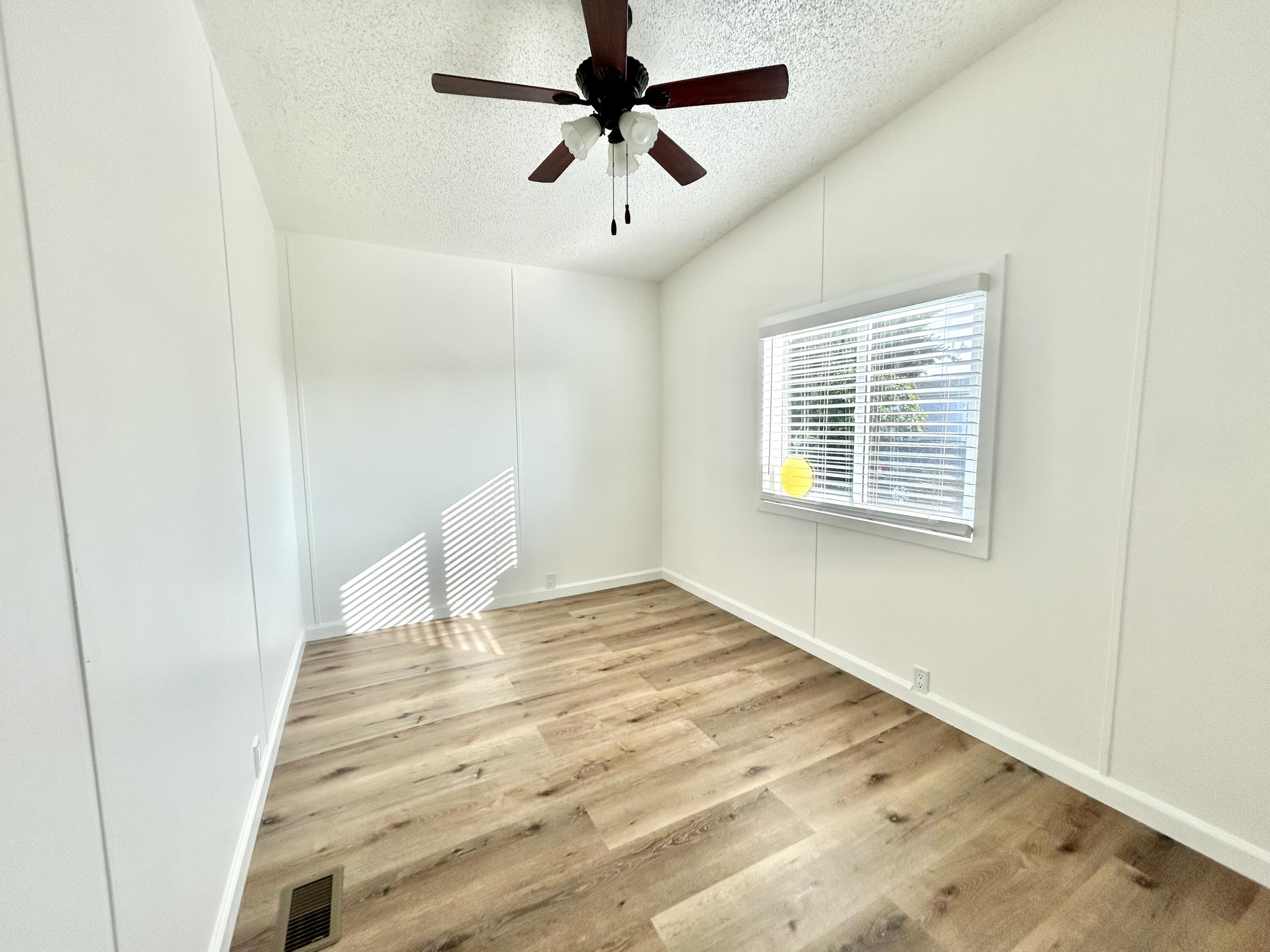 415 N Akers St, Visalia, CA 93291