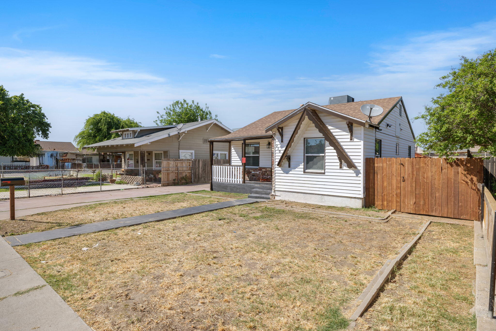 210 E Bush St, Lemoore, CA 93245