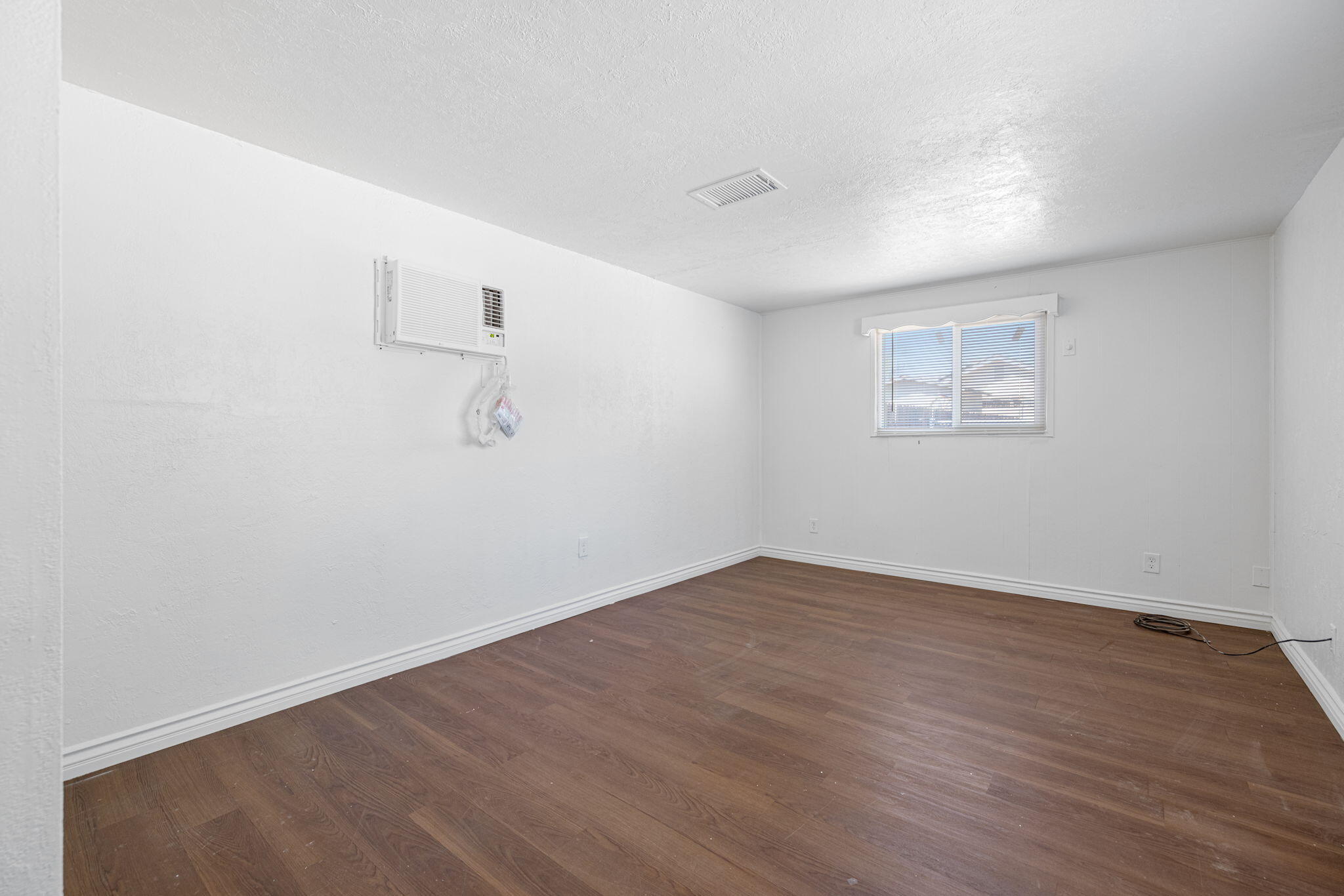 210 E Bush St, Lemoore, CA 93245