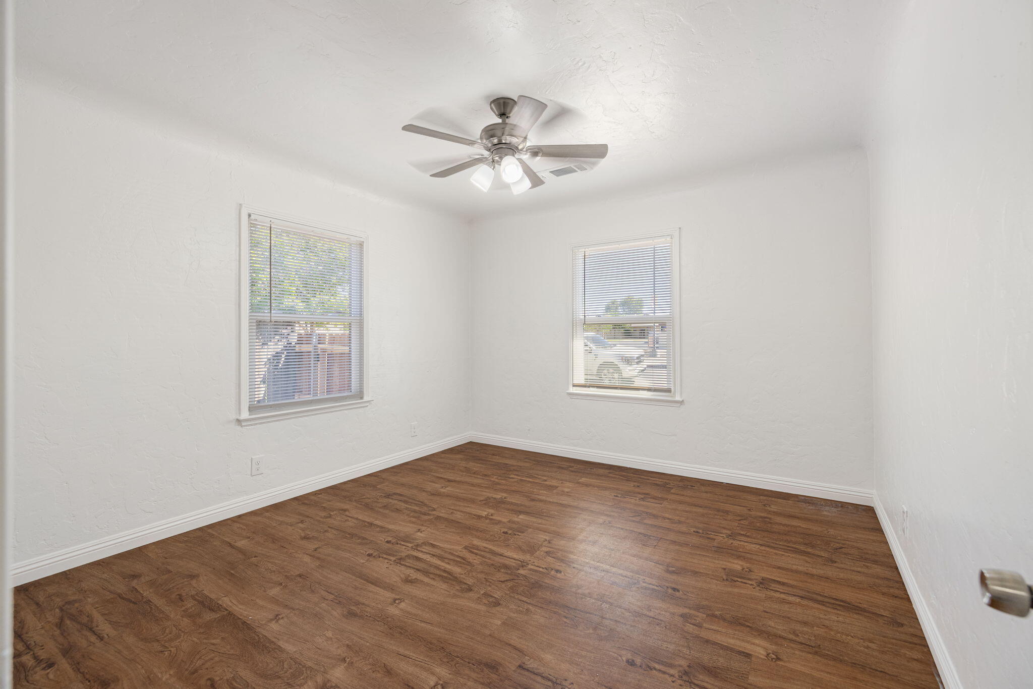 210 E Bush St, Lemoore, CA 93245