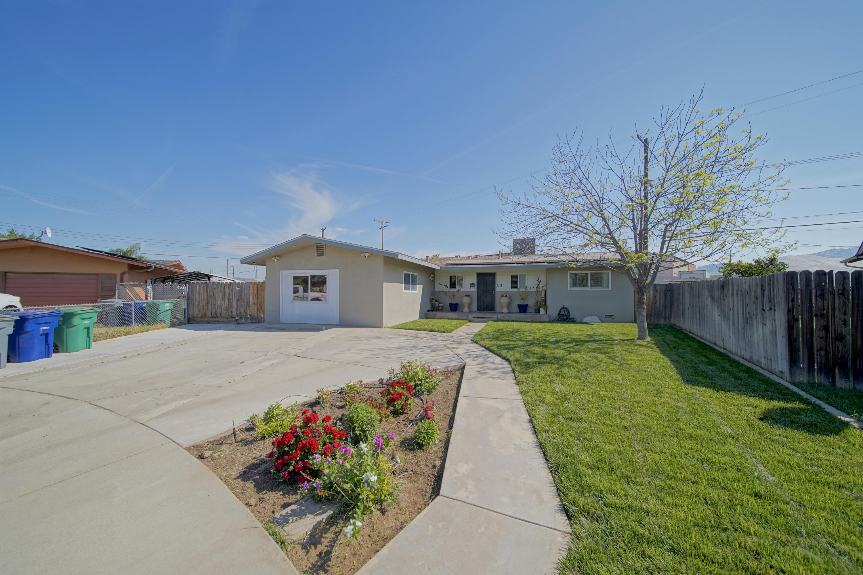 113 Bryant Ct, Exeter, CA 93221