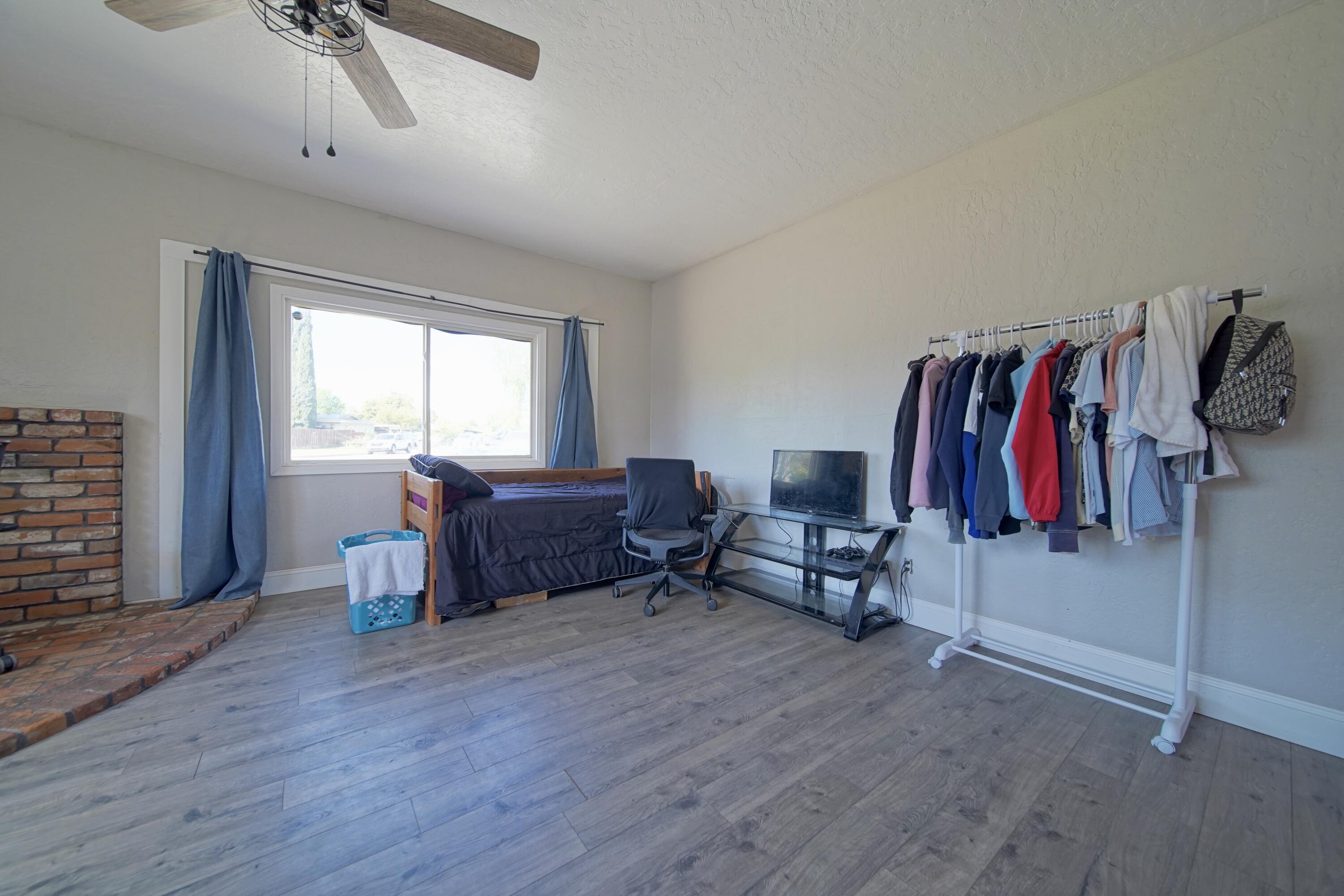 113 Bryant Ct, Exeter, CA 93221