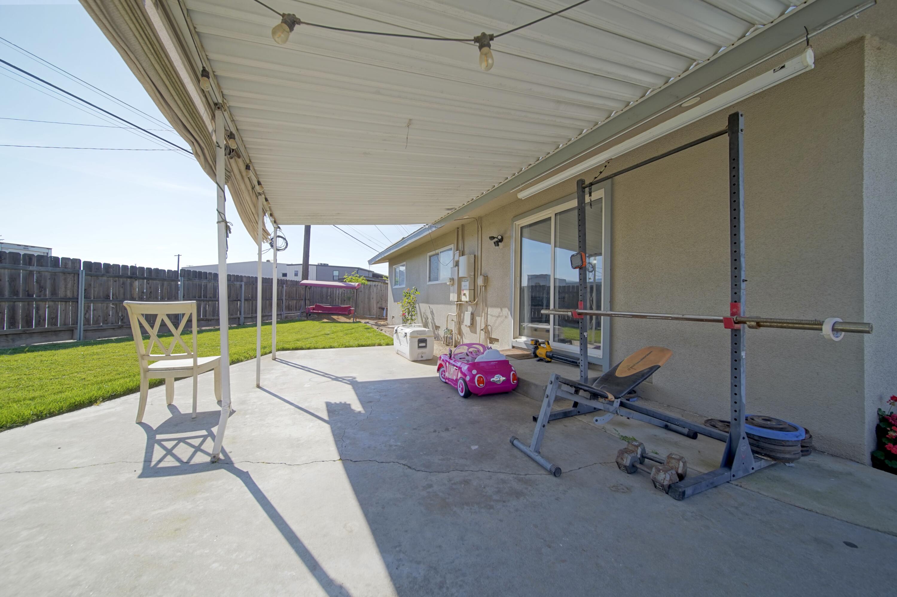 113 Bryant Ct, Exeter, CA 93221