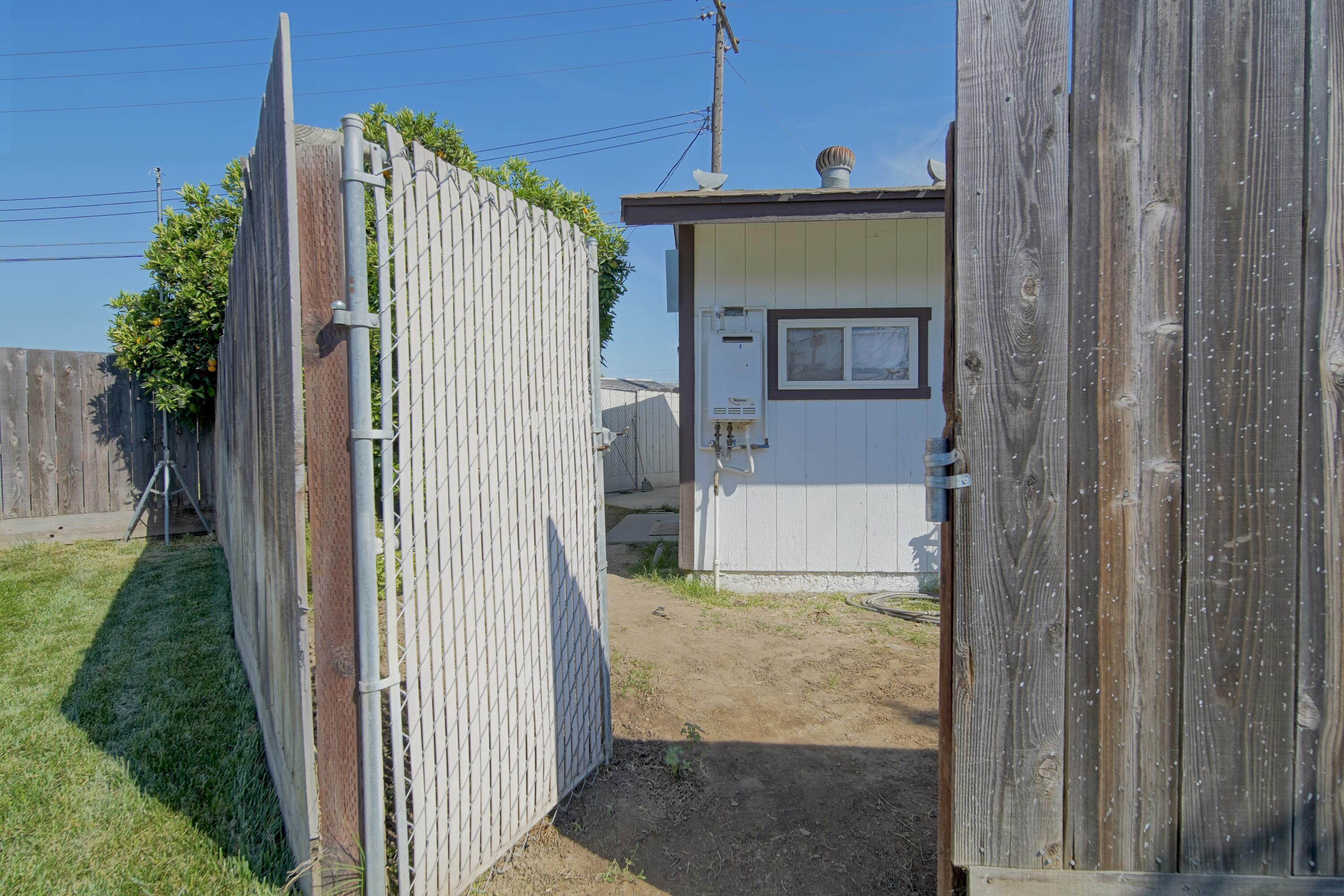 113 Bryant Ct, Exeter, CA 93221