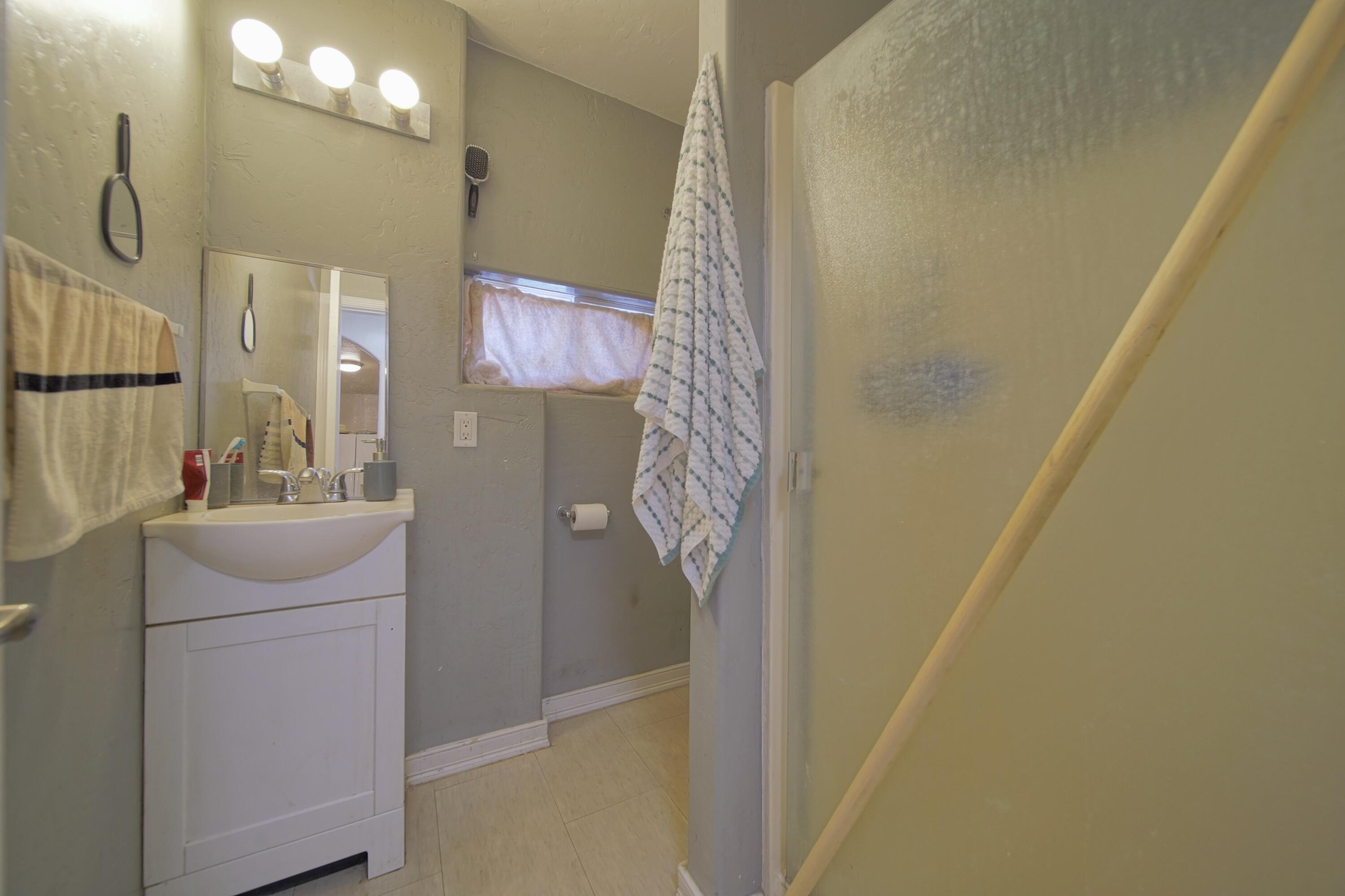 113 Bryant Ct, Exeter, CA 93221