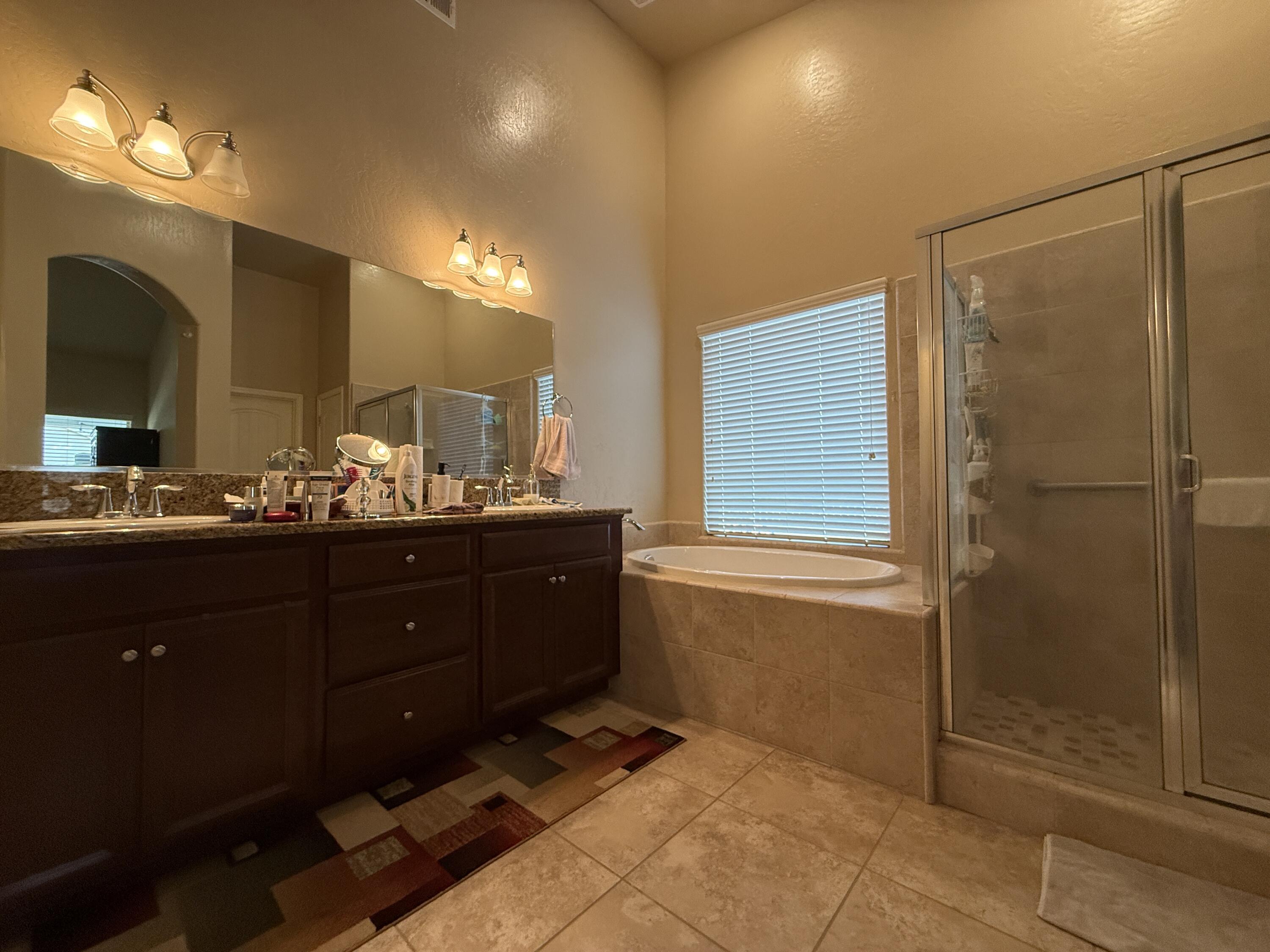 2003 W W Hopkins Dr, Hanford, CA 93230