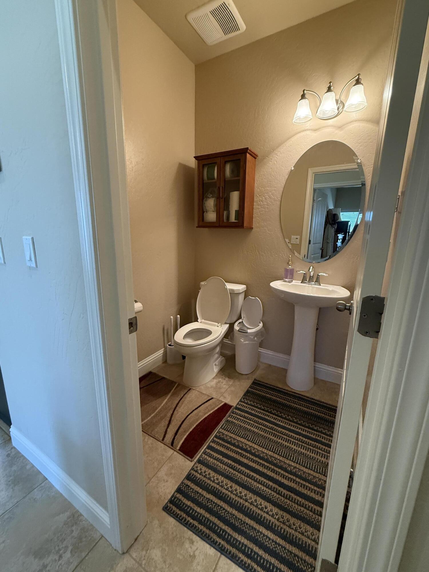 2003 W W Hopkins Dr, Hanford, CA 93230