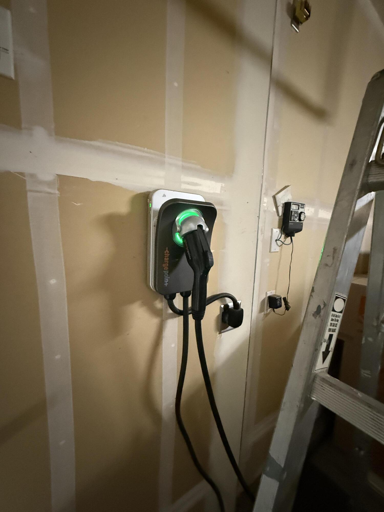 2003 W W Hopkins Dr, Hanford, CA 93230