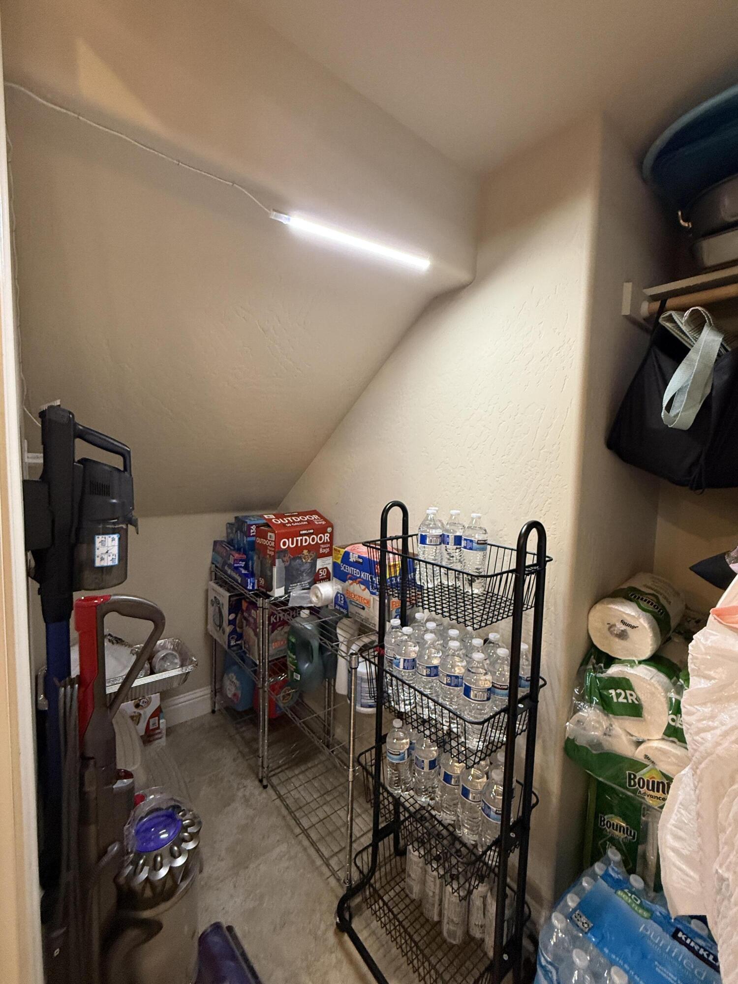 2003 W W Hopkins Dr, Hanford, CA 93230