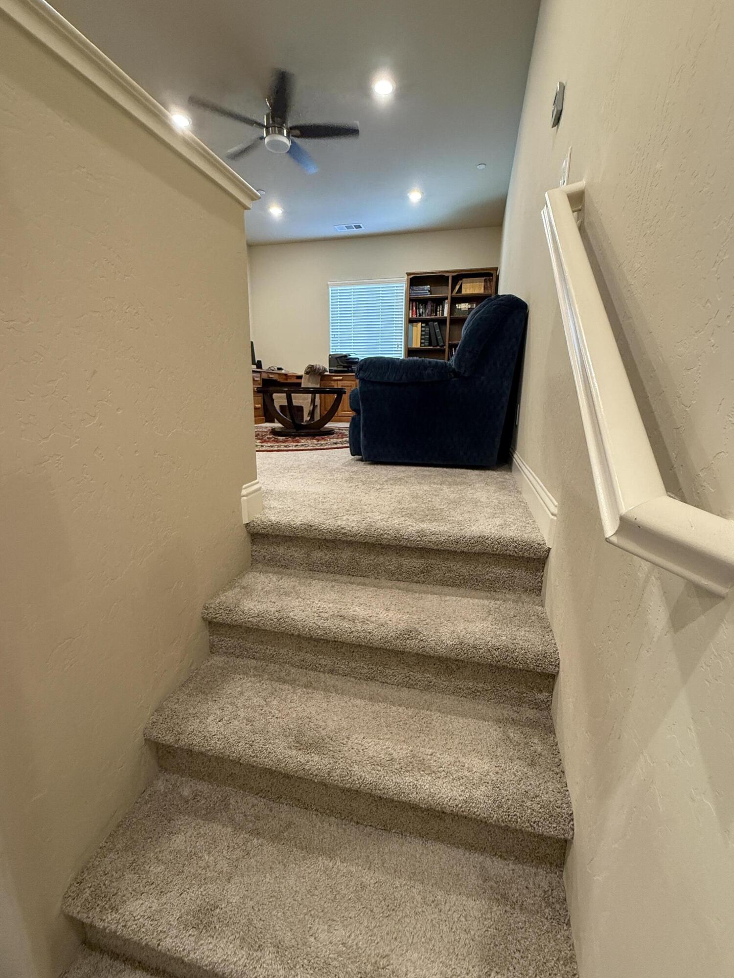 2003 W W Hopkins Dr, Hanford, CA 93230