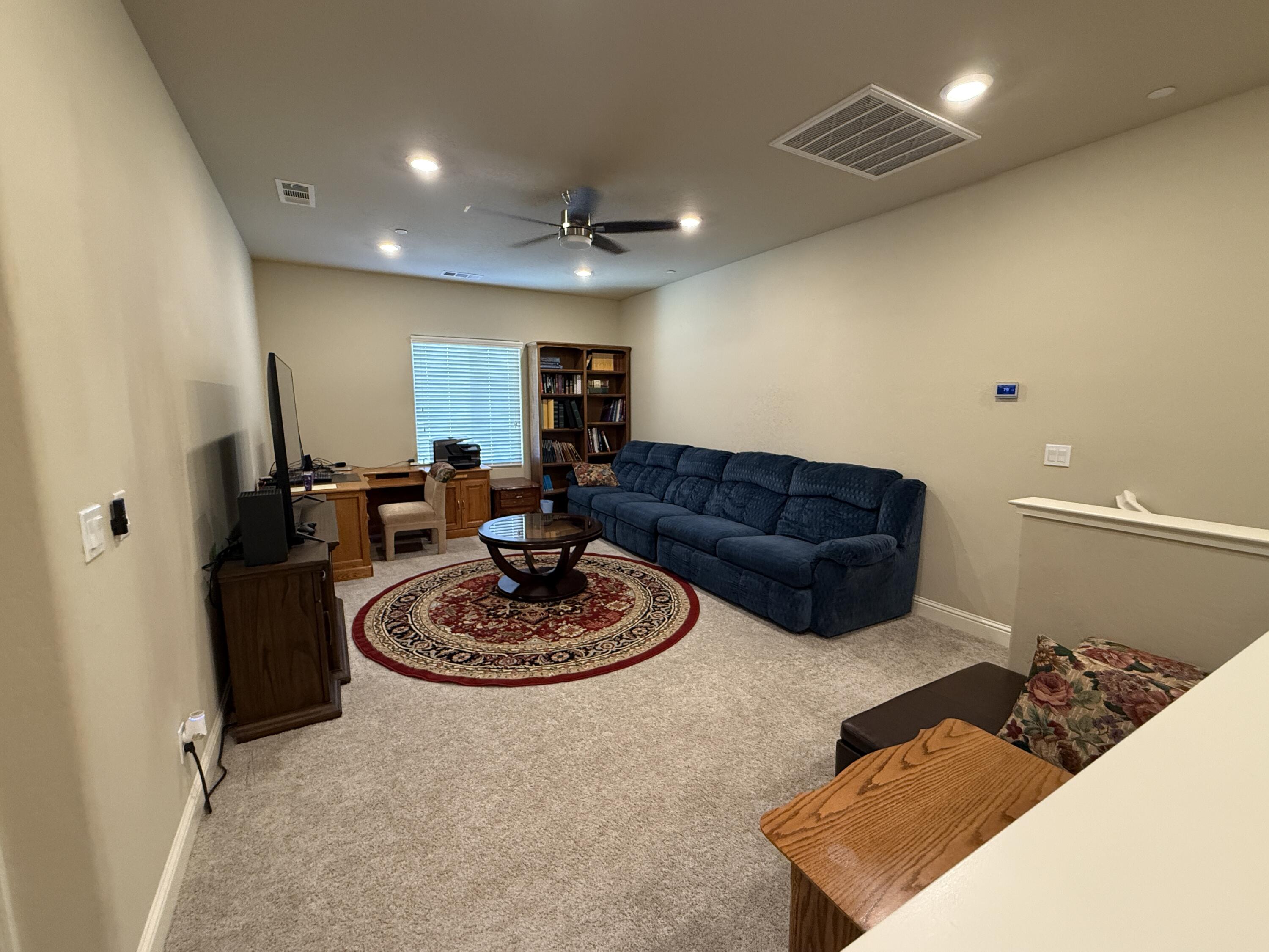 2003 W W Hopkins Dr, Hanford, CA 93230