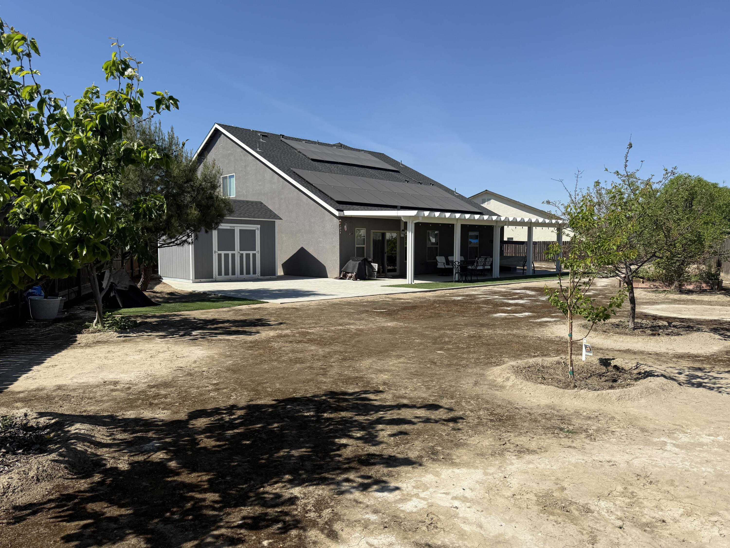 2003 W W Hopkins Dr, Hanford, CA 93230