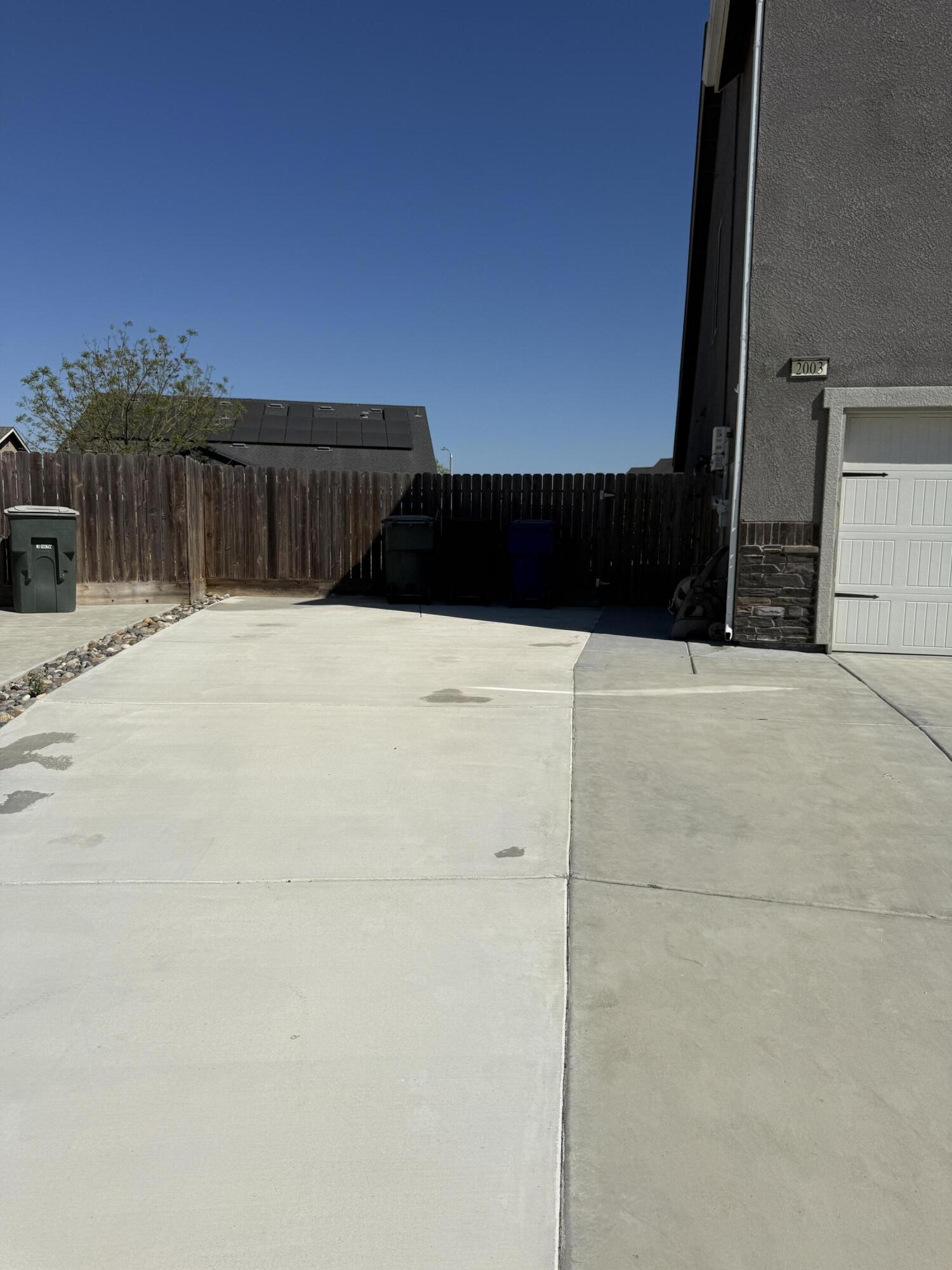 2003 W W Hopkins Dr, Hanford, CA 93230