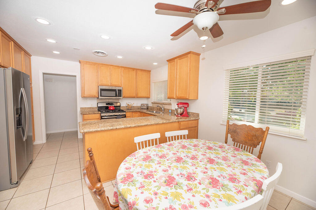 14892 Lipson Ave, Visalia, CA 93292