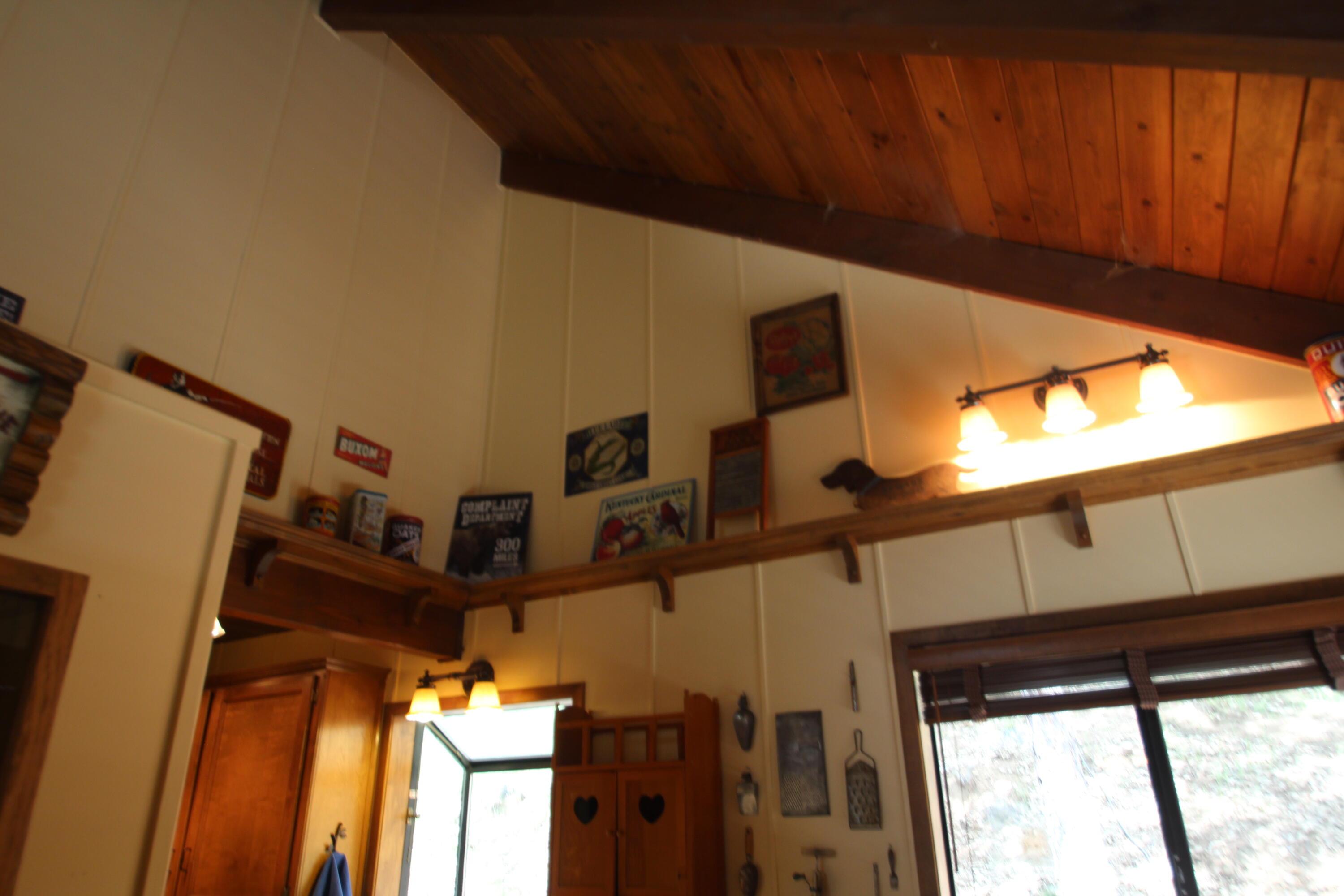 475 John Lewis Dr, Pierpoint Springs, CA 93265