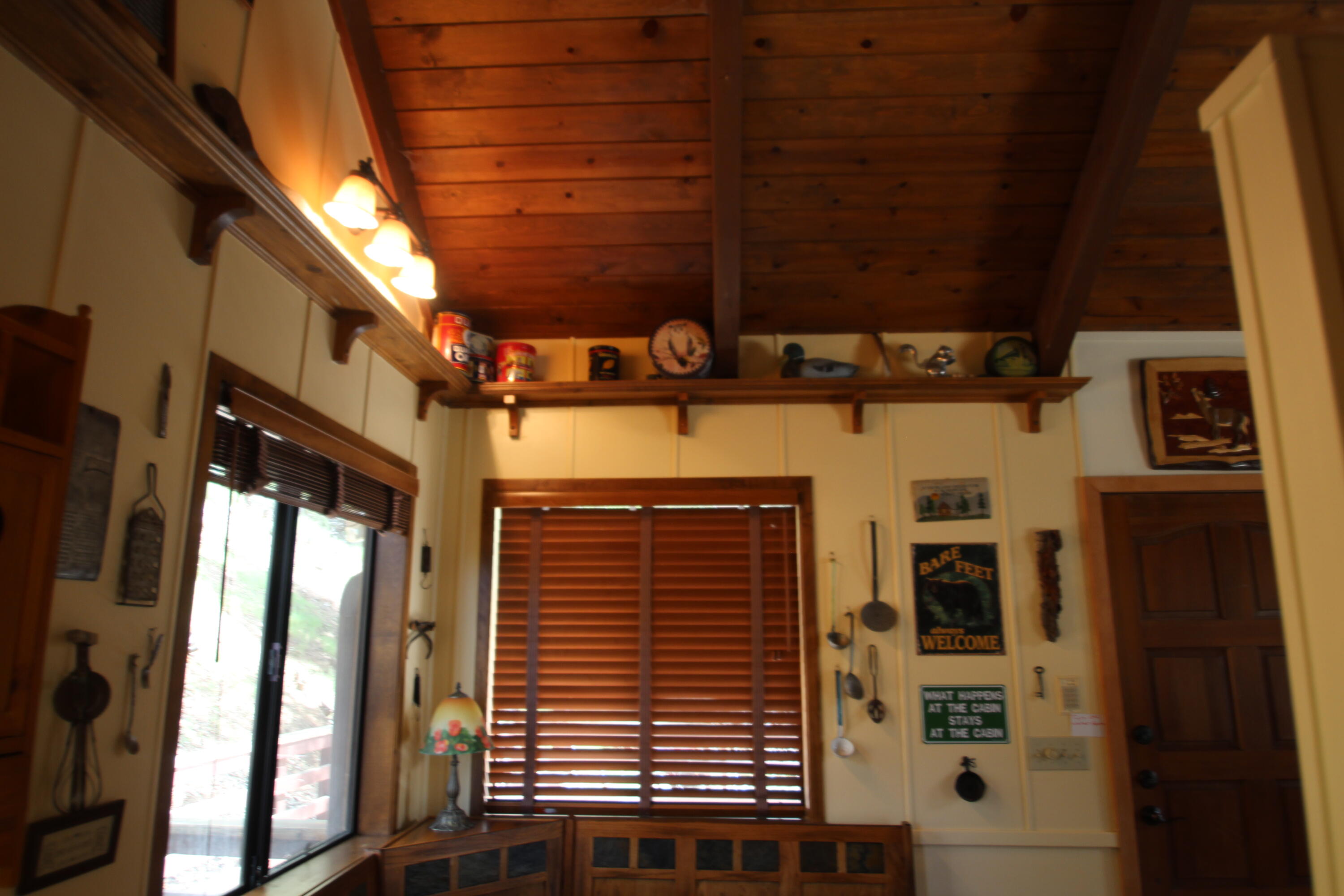 475 John Lewis Dr, Pierpoint Springs, CA 93265