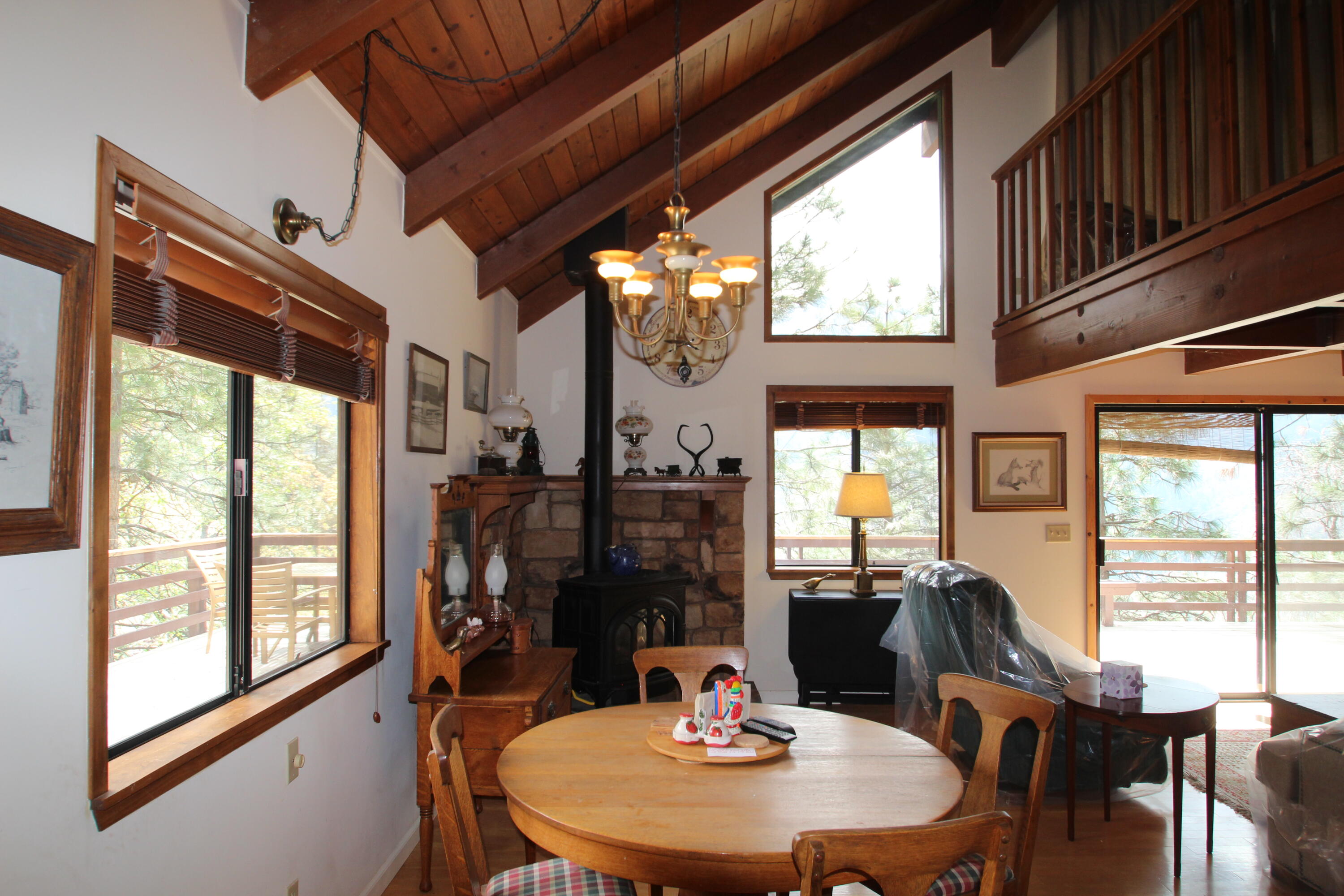 475 John Lewis Dr, Pierpoint Springs, CA 93265