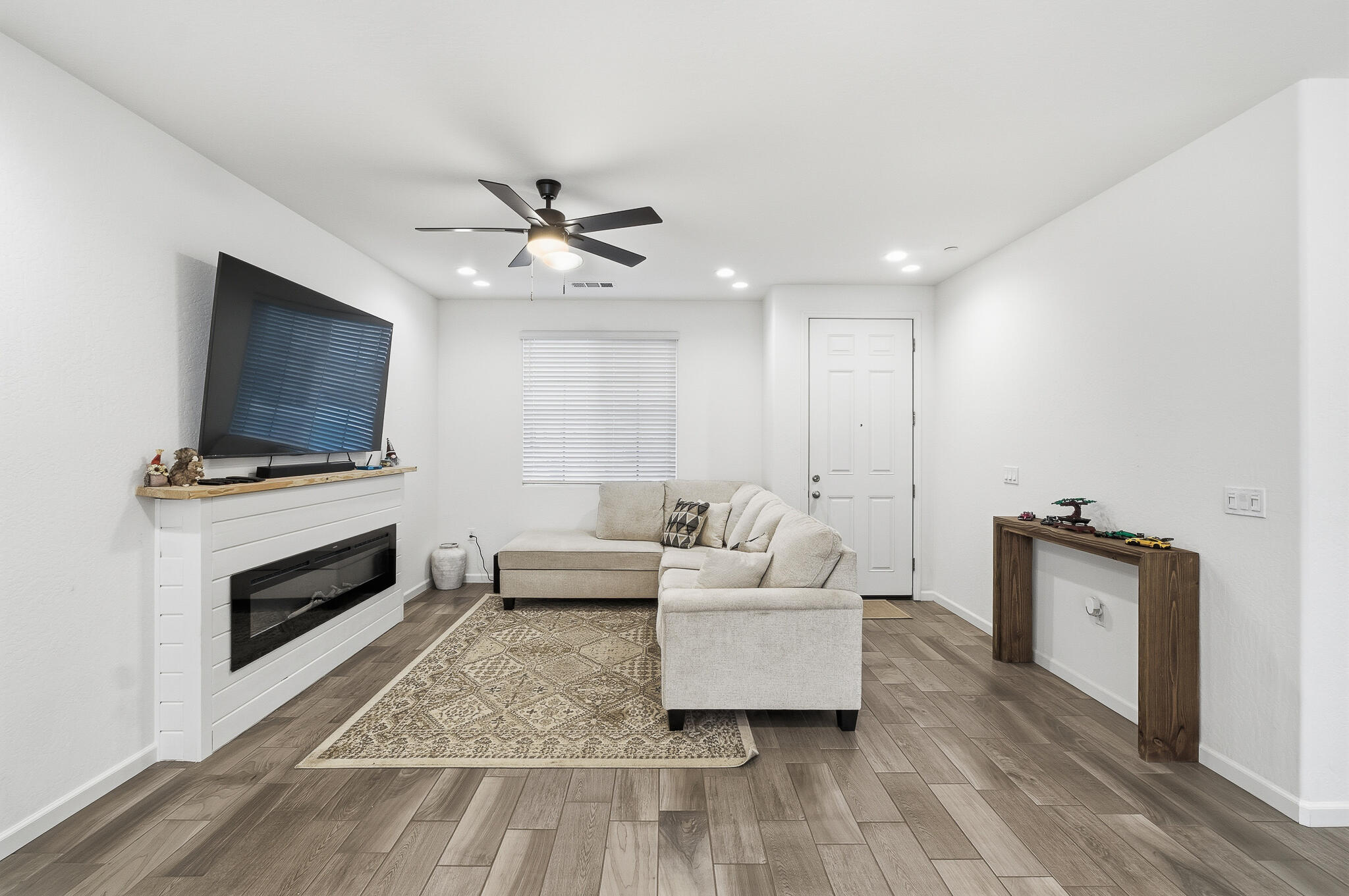 3408 Dorset St, Tulare, CA 93274