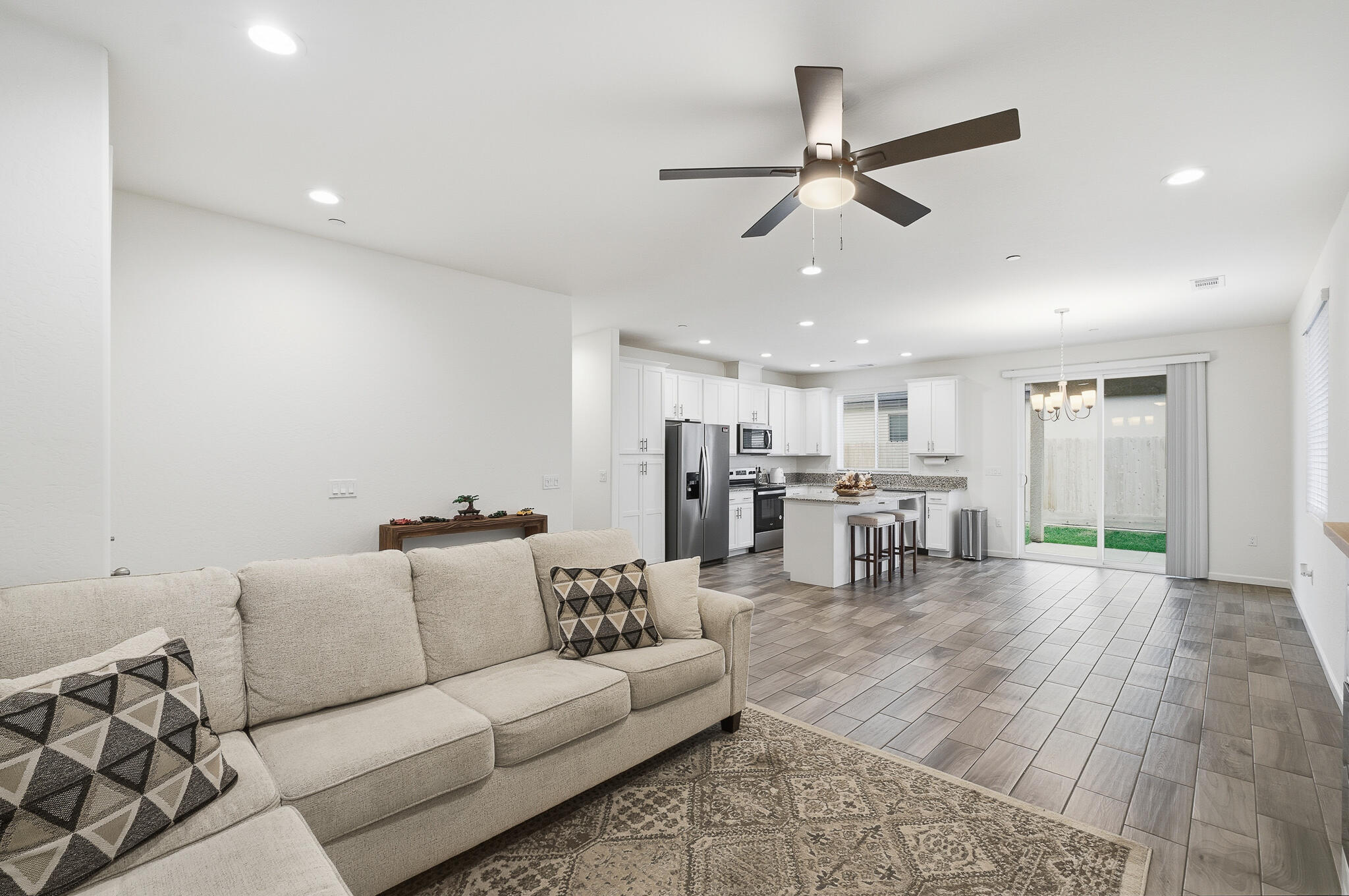 3408 Dorset St, Tulare, CA 93274