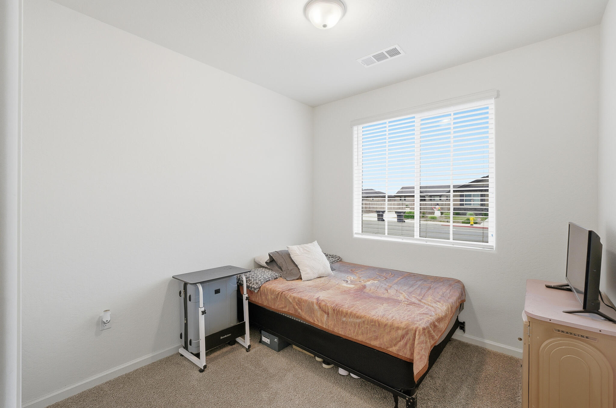 3408 Dorset St, Tulare, CA 93274