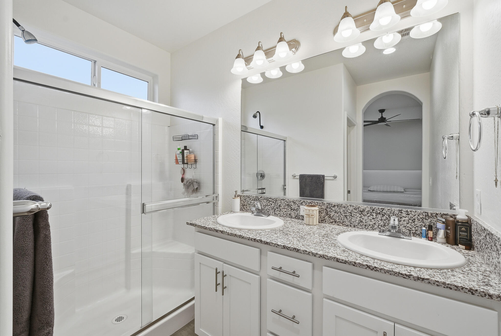 3408 Dorset St, Tulare, CA 93274