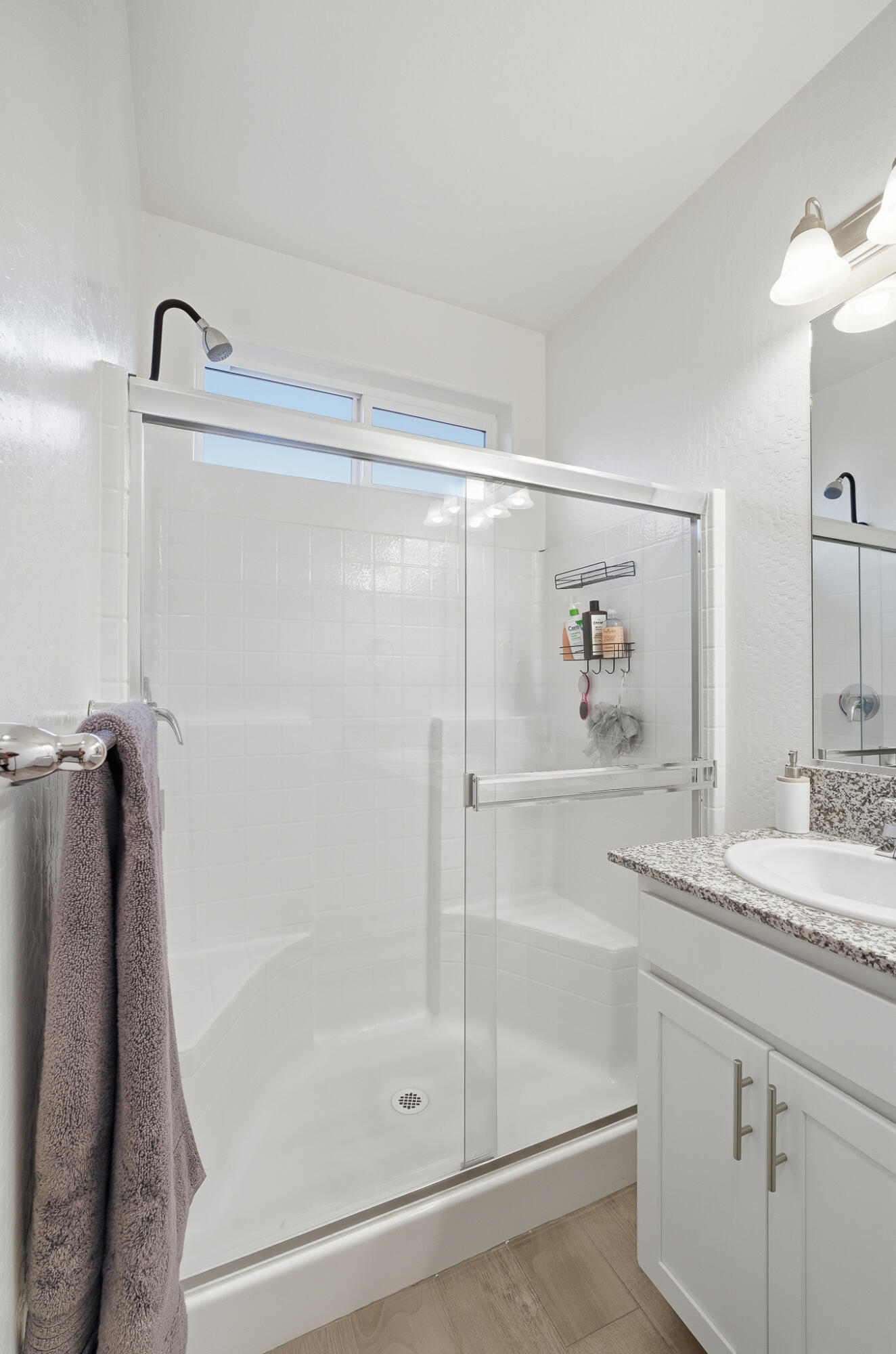 3408 Dorset St, Tulare, CA 93274