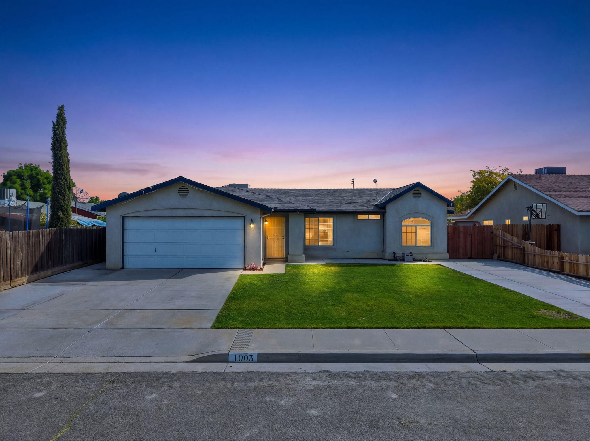 1003 Edison Dr, Hanford, CA 93230
