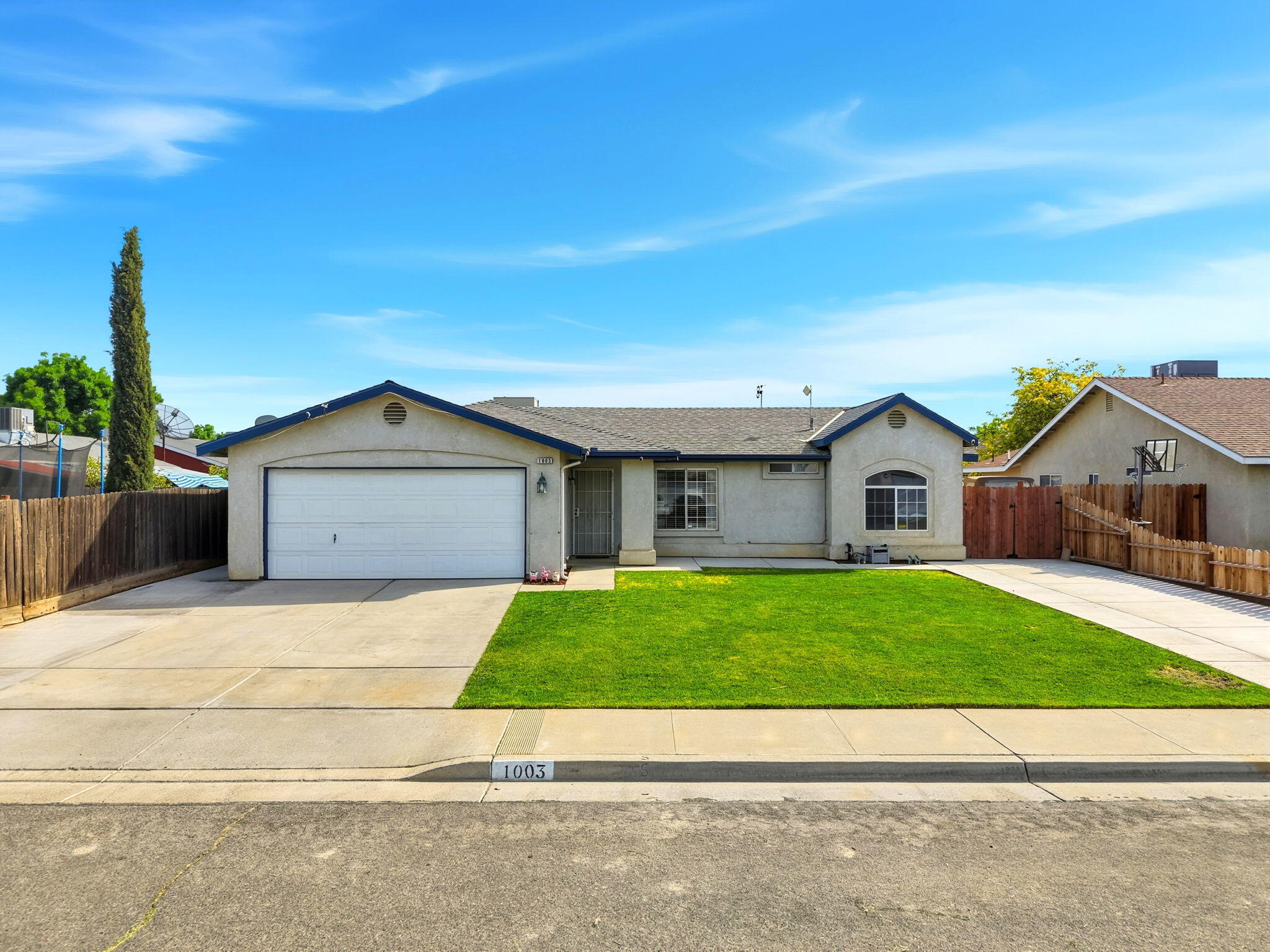 1003 Edison Dr, Hanford, CA 93230