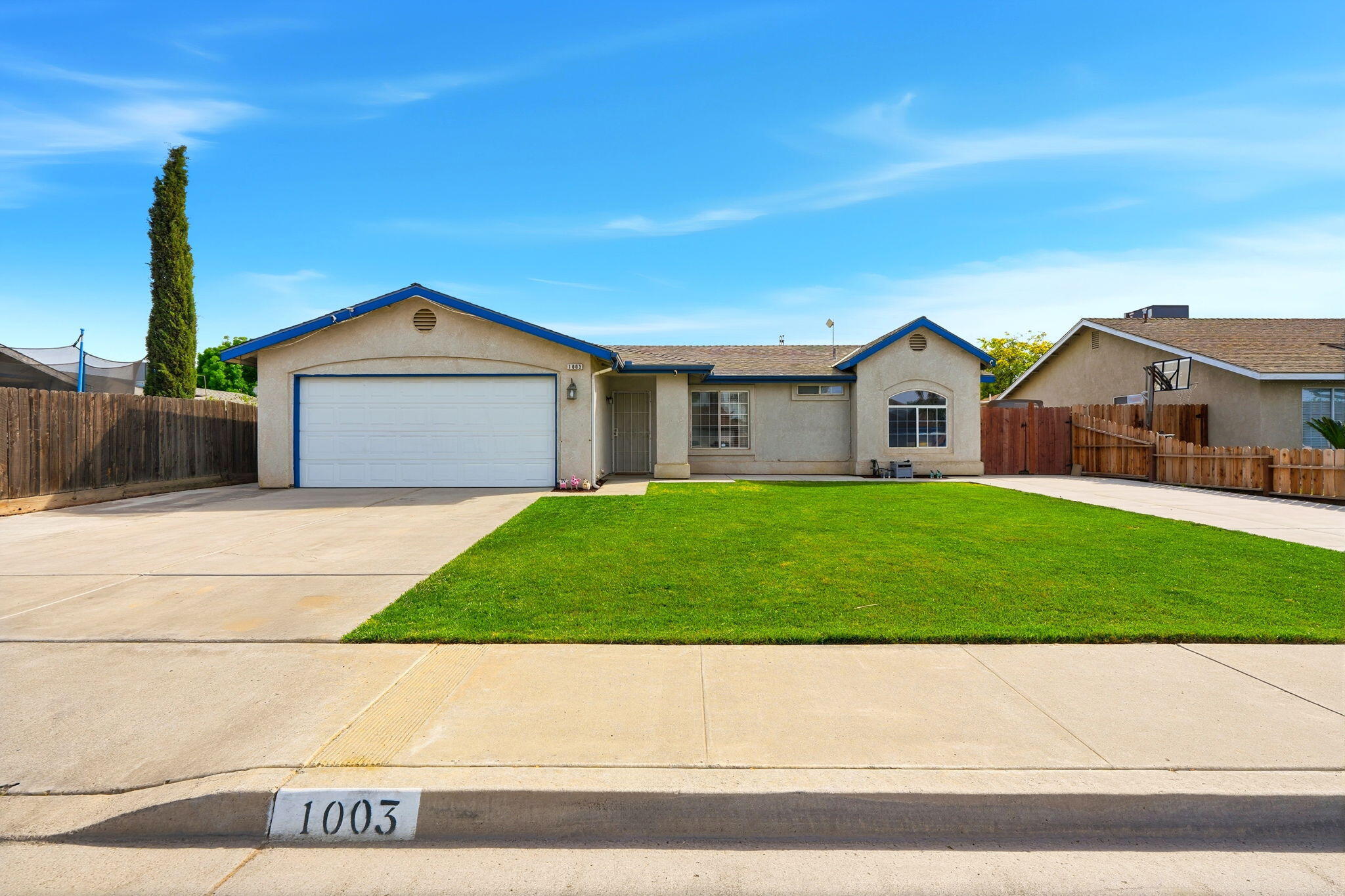 1003 Edison Dr, Hanford, CA 93230