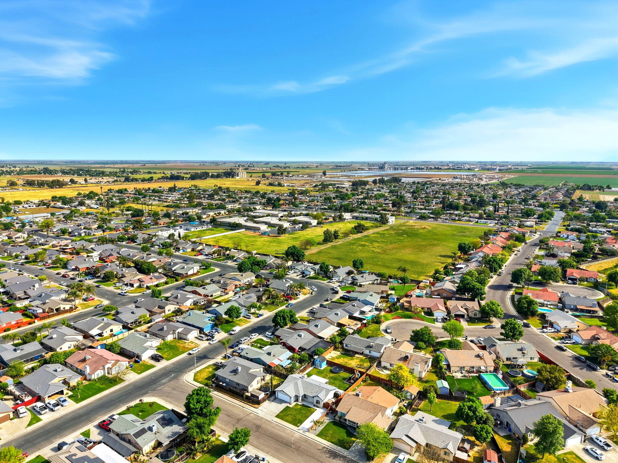 1003 Edison Dr, Hanford, CA 93230