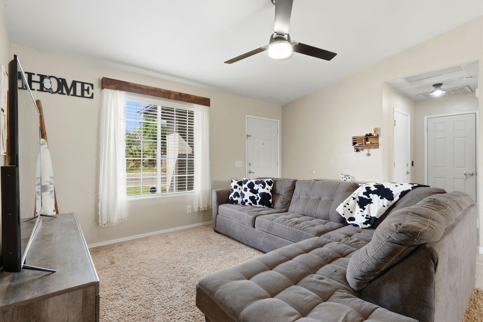 1003 Edison Dr, Hanford, CA 93230