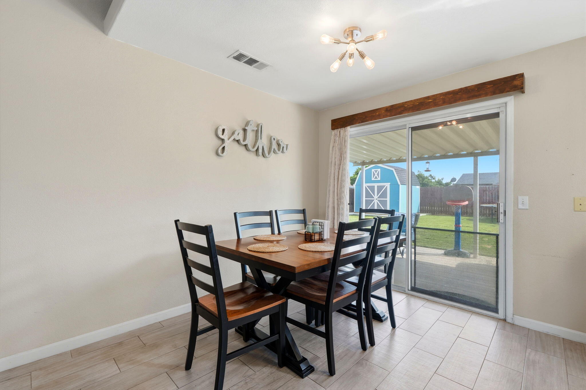 1003 Edison Dr, Hanford, CA 93230