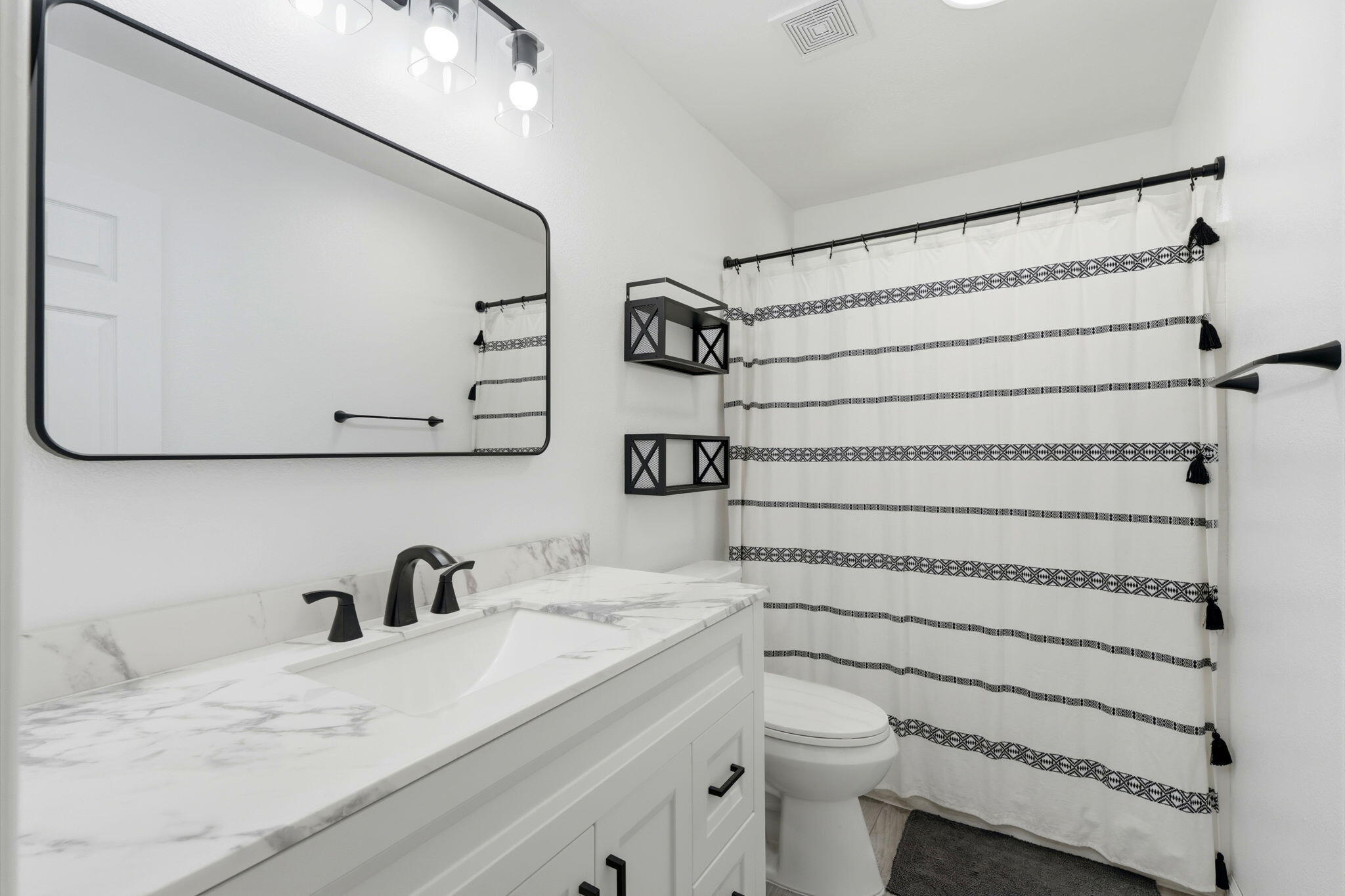 1003 Edison Dr, Hanford, CA 93230