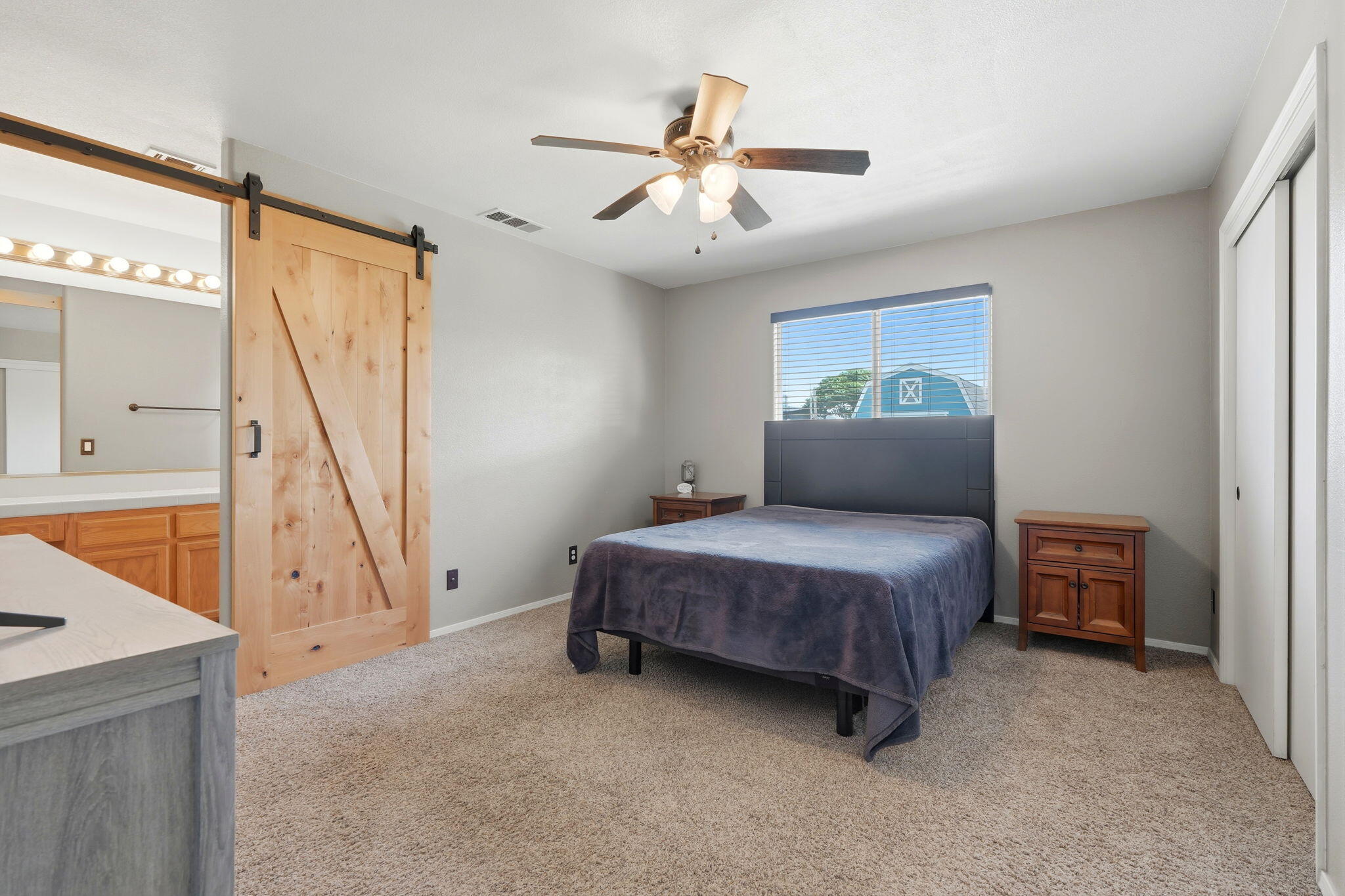 1003 Edison Dr, Hanford, CA 93230