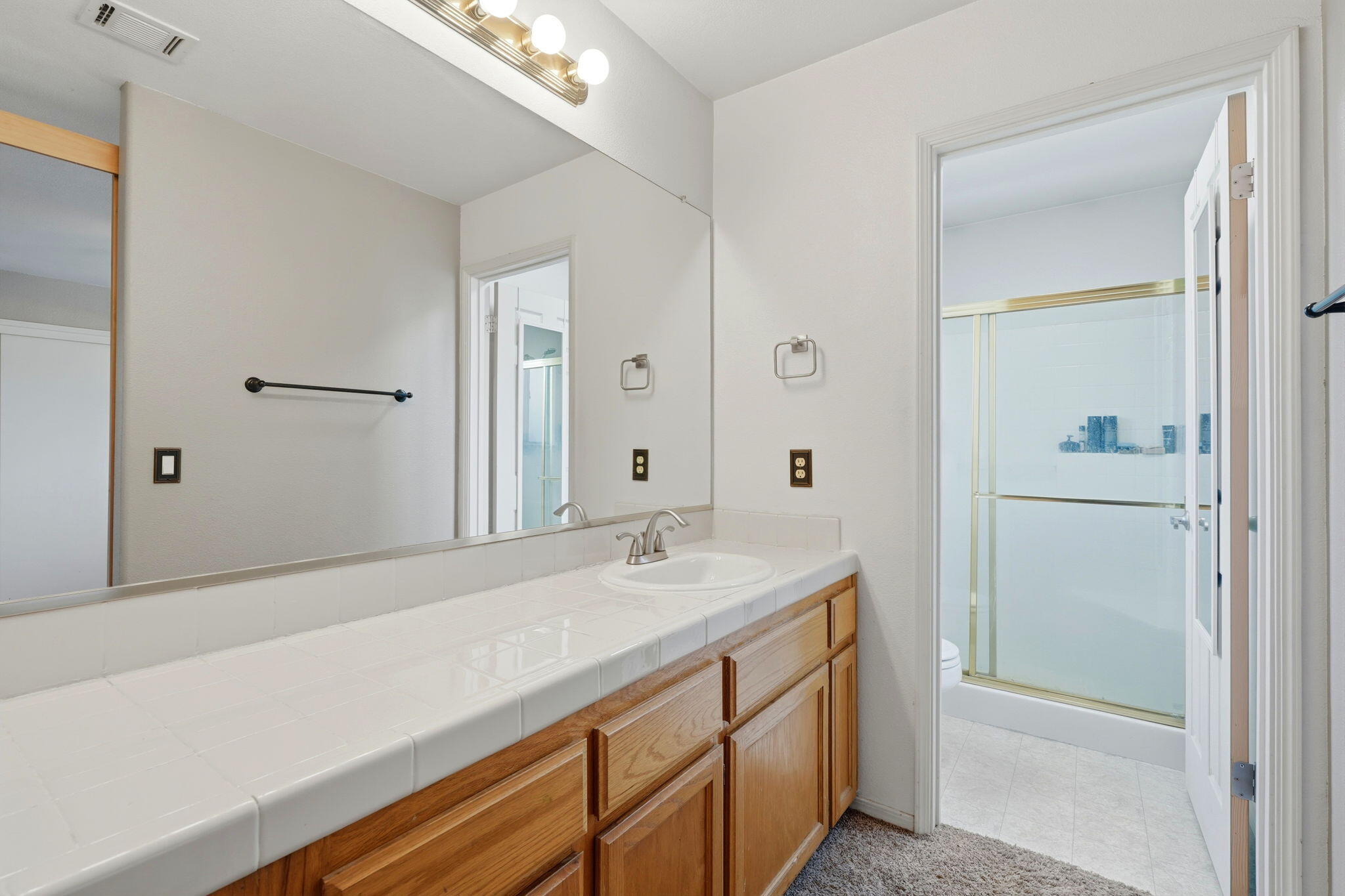 1003 Edison Dr, Hanford, CA 93230