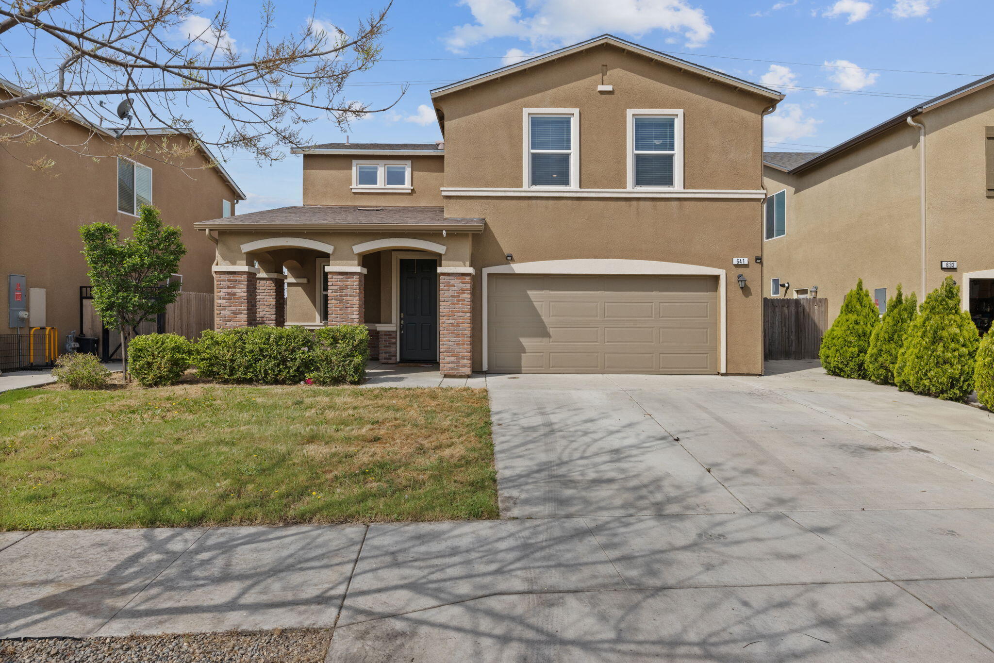 641 S Laguna St, Visalia, CA 93292