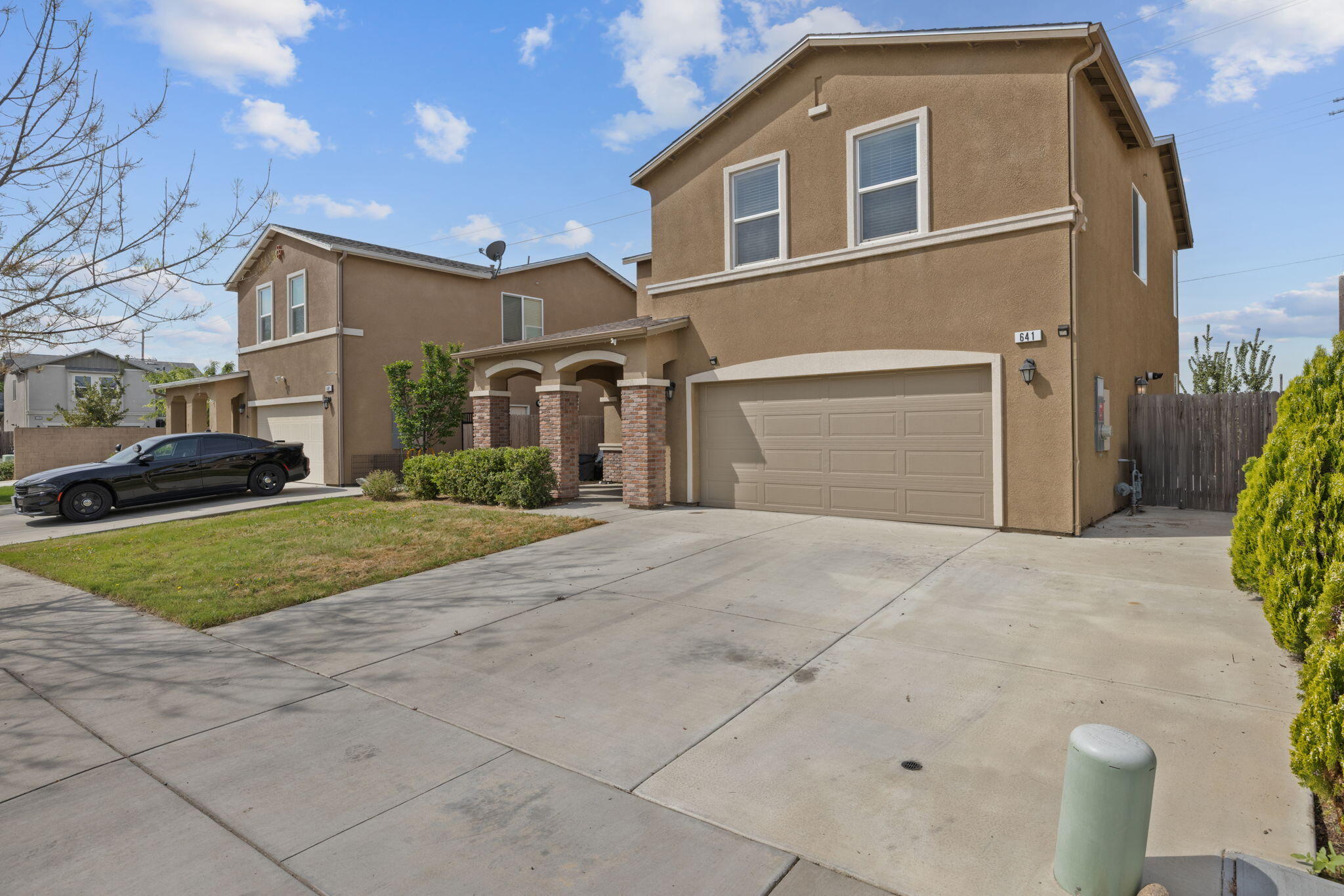 641 S Laguna St, Visalia, CA 93292