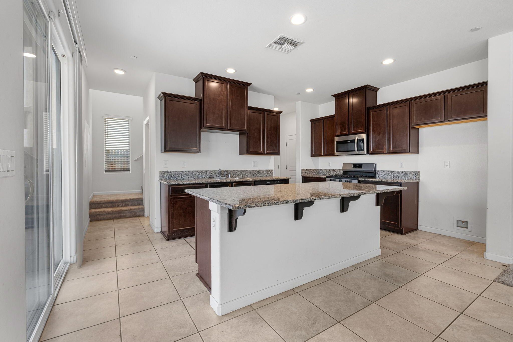 641 S Laguna St, Visalia, CA 93292