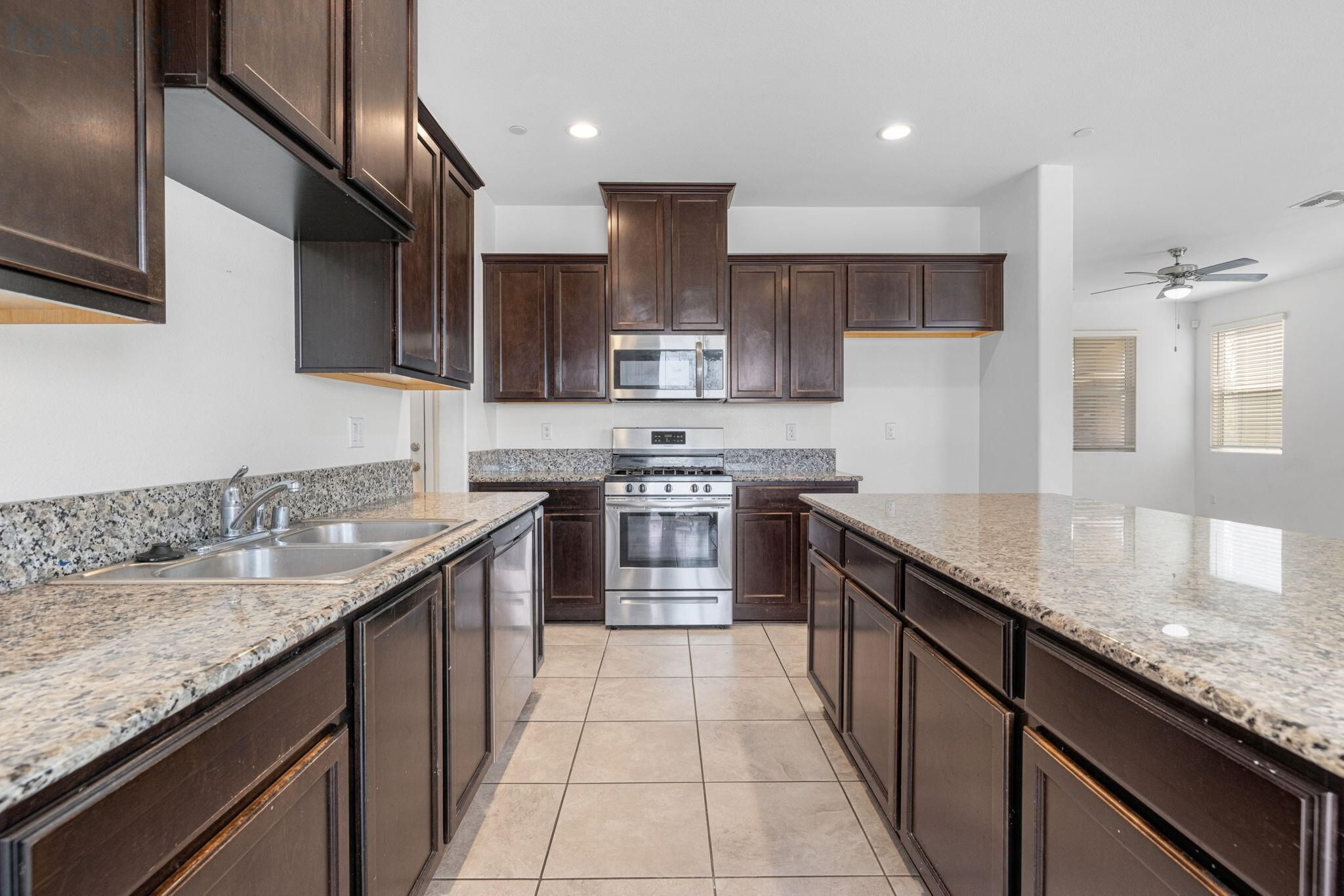 641 S Laguna St, Visalia, CA 93292