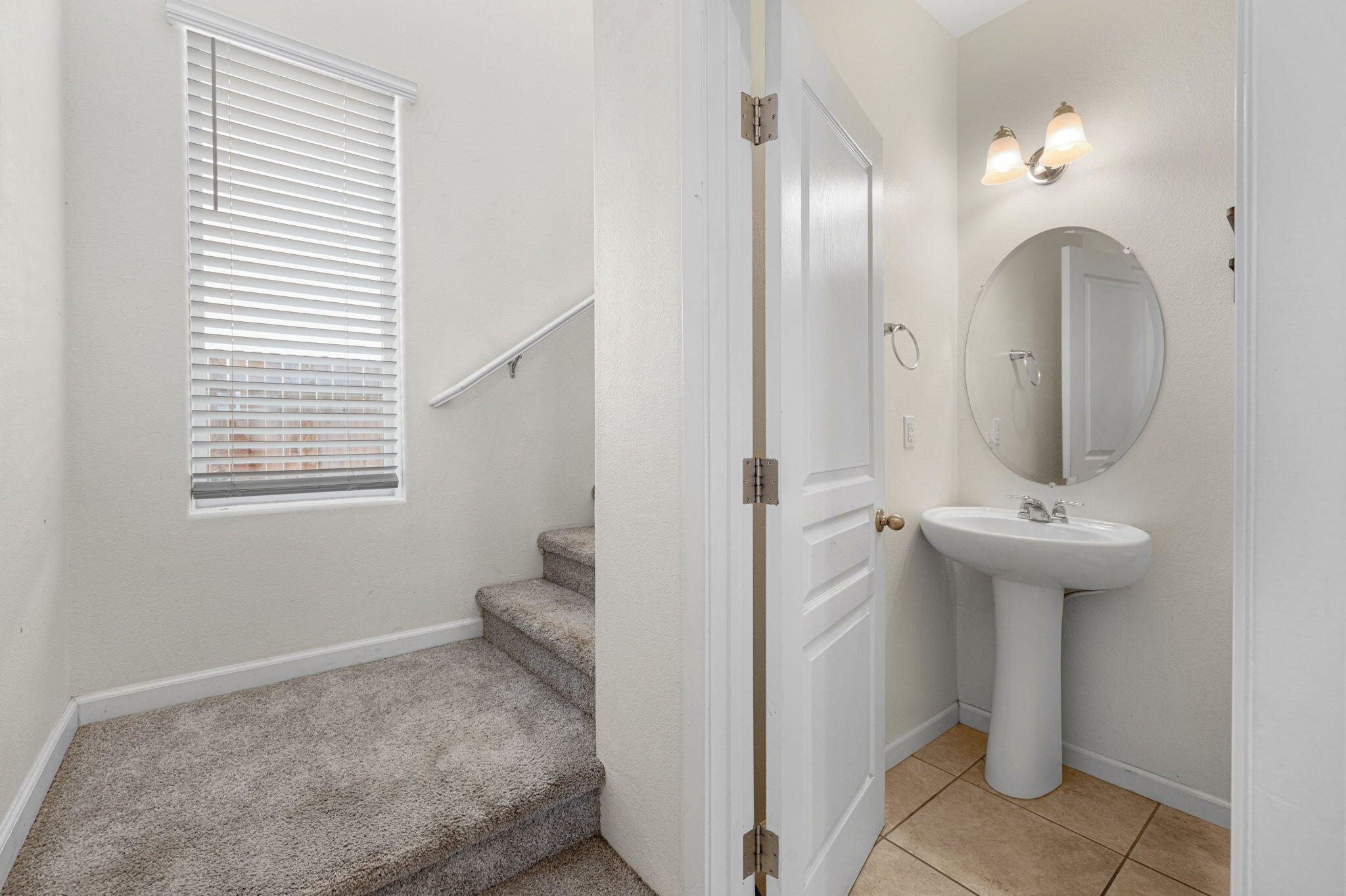 641 S Laguna St, Visalia, CA 93292