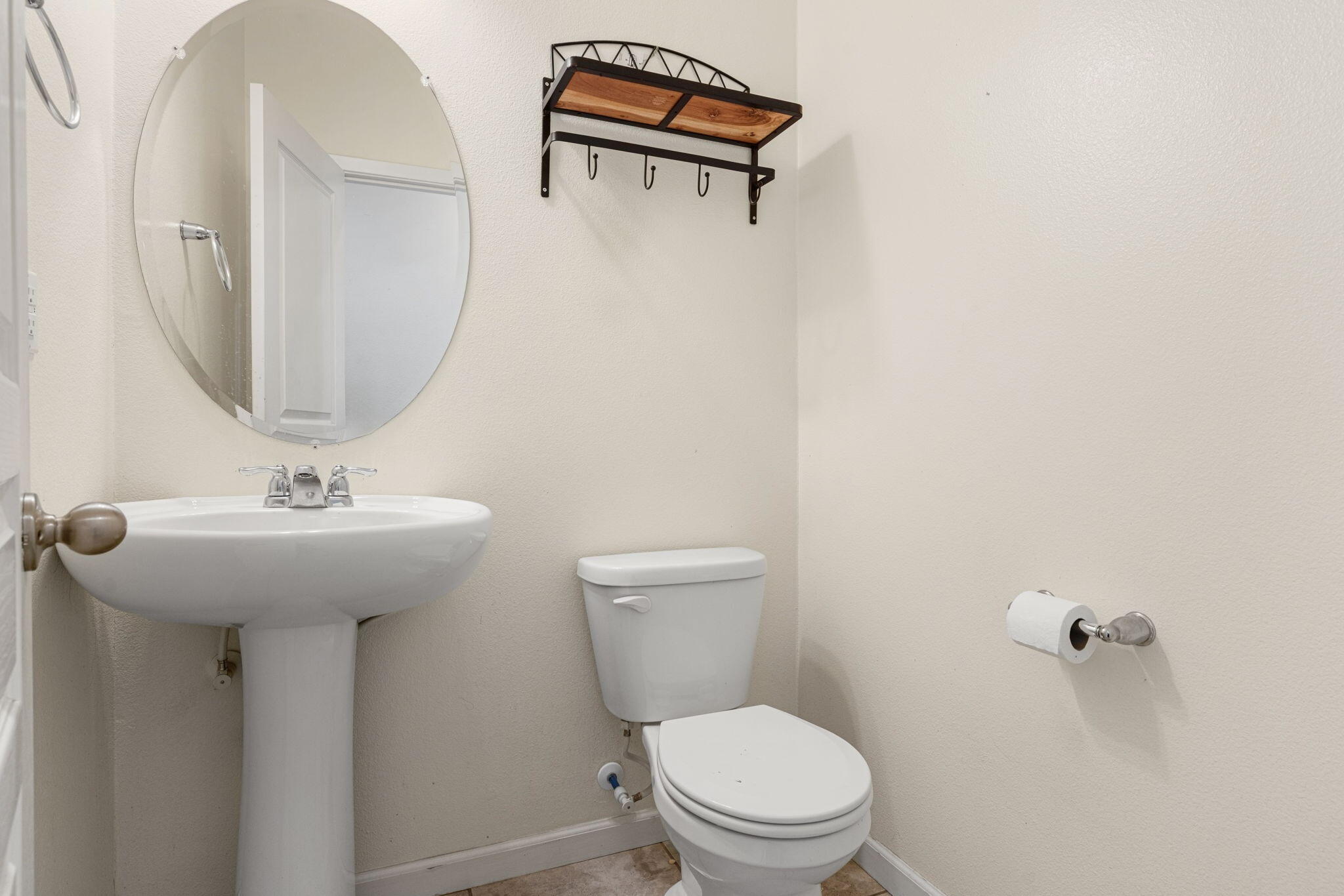 641 S Laguna St, Visalia, CA 93292