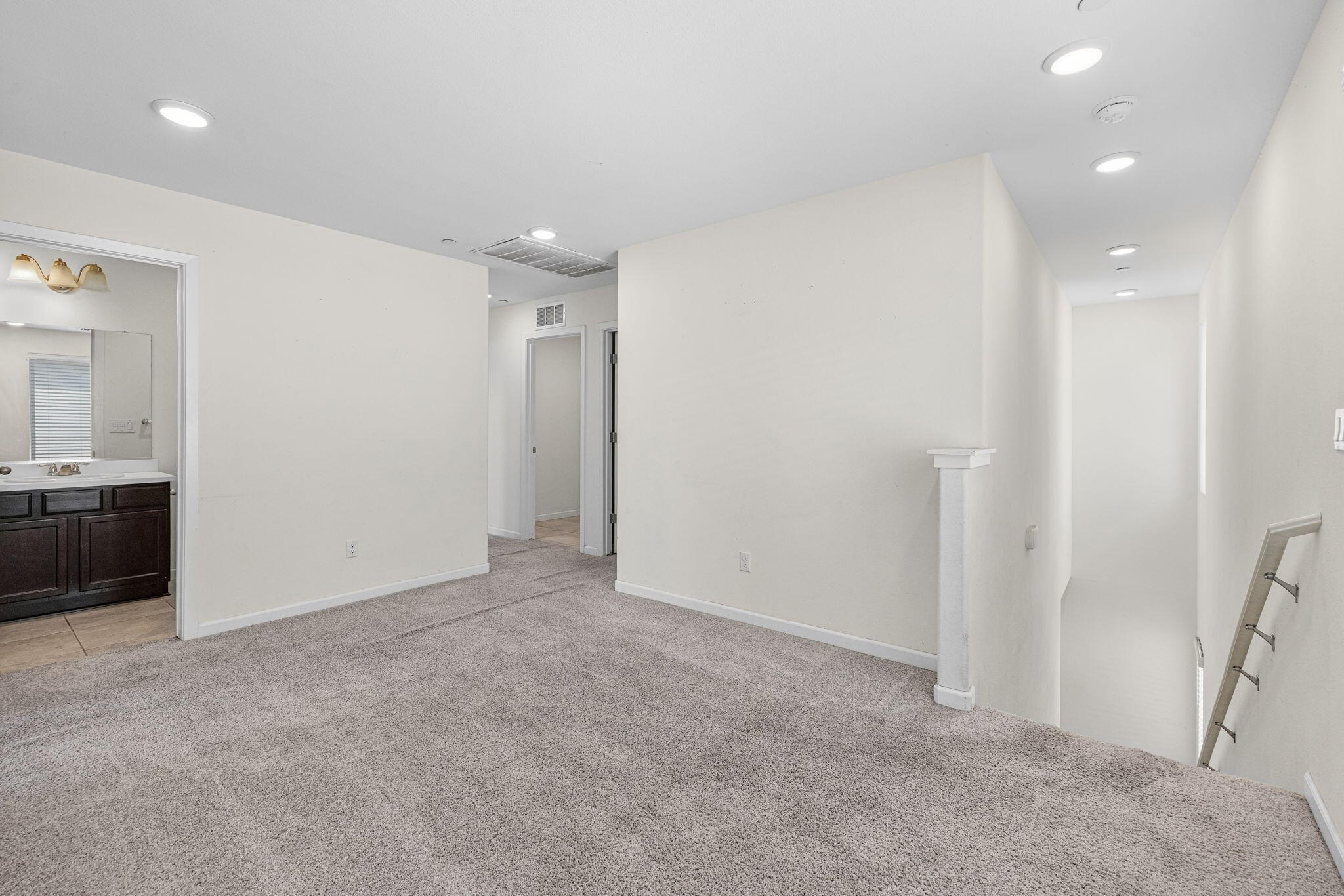 641 S Laguna St, Visalia, CA 93292