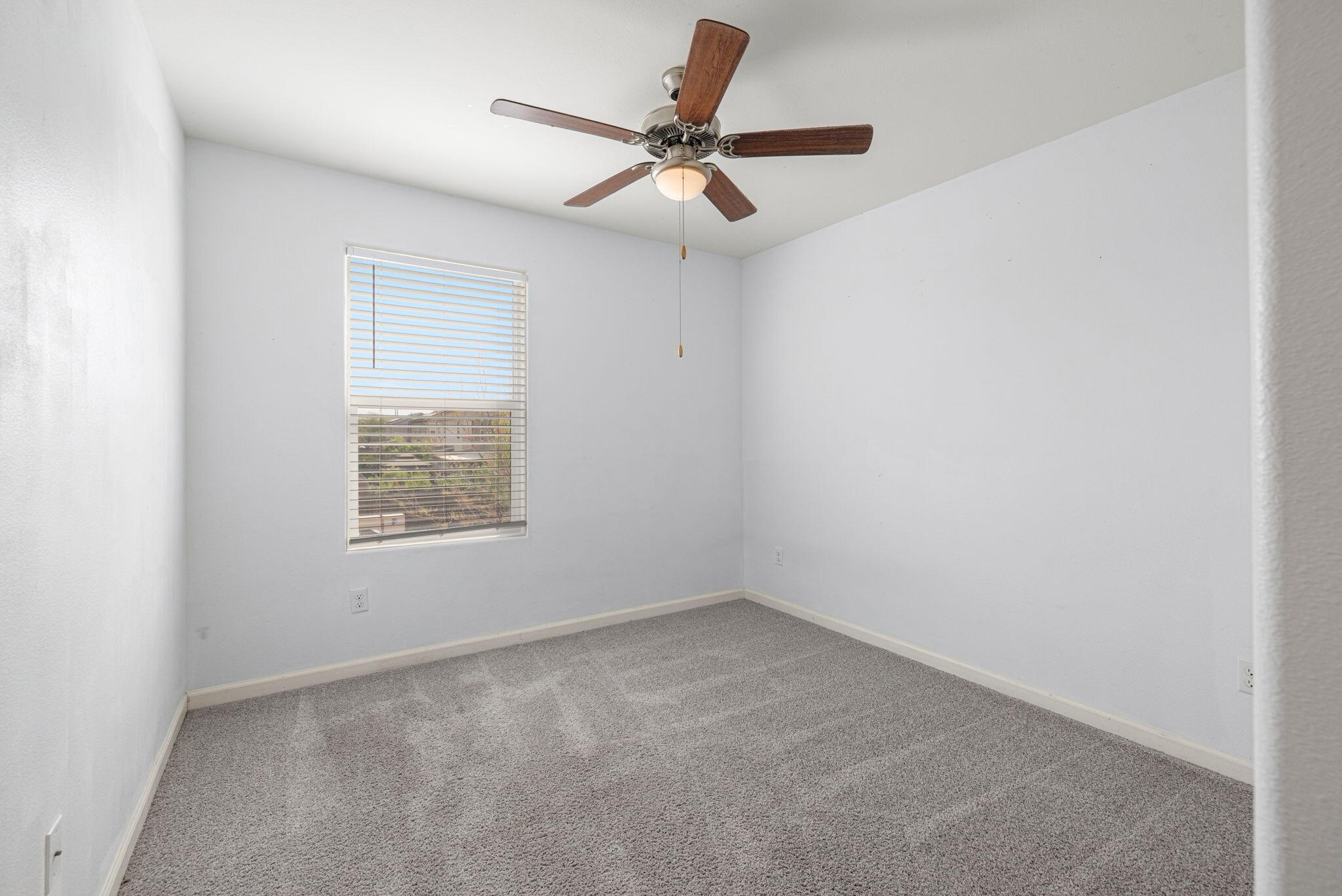 641 S Laguna St, Visalia, CA 93292