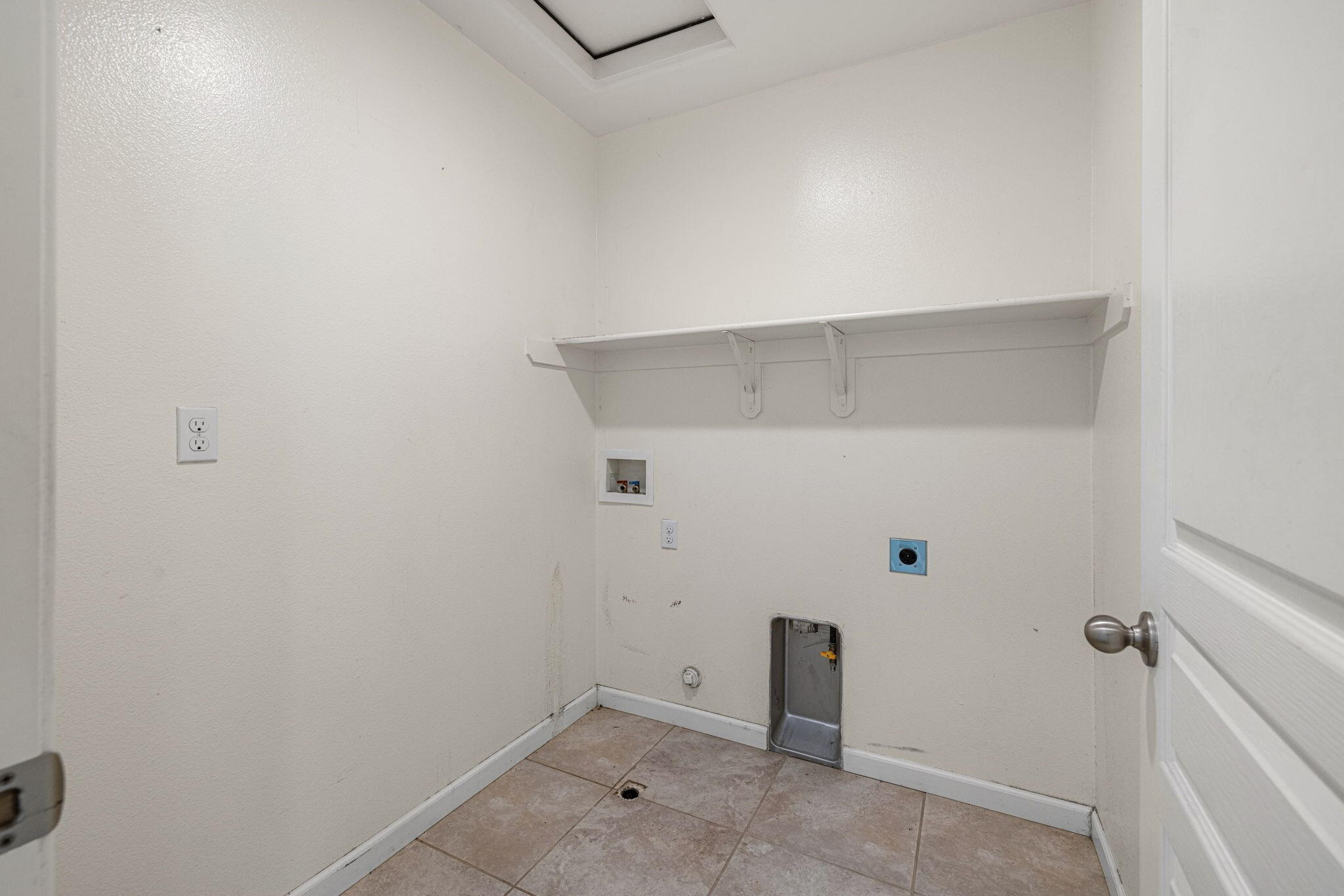 641 S Laguna St, Visalia, CA 93292